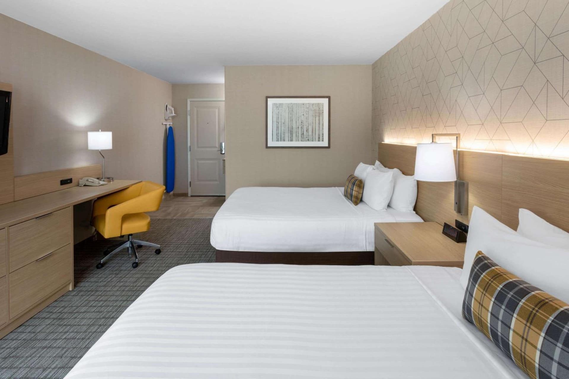 Days Inn & Suites by Wyndham Duluth by the Mall gallery photo in Duluth, MN — image 28