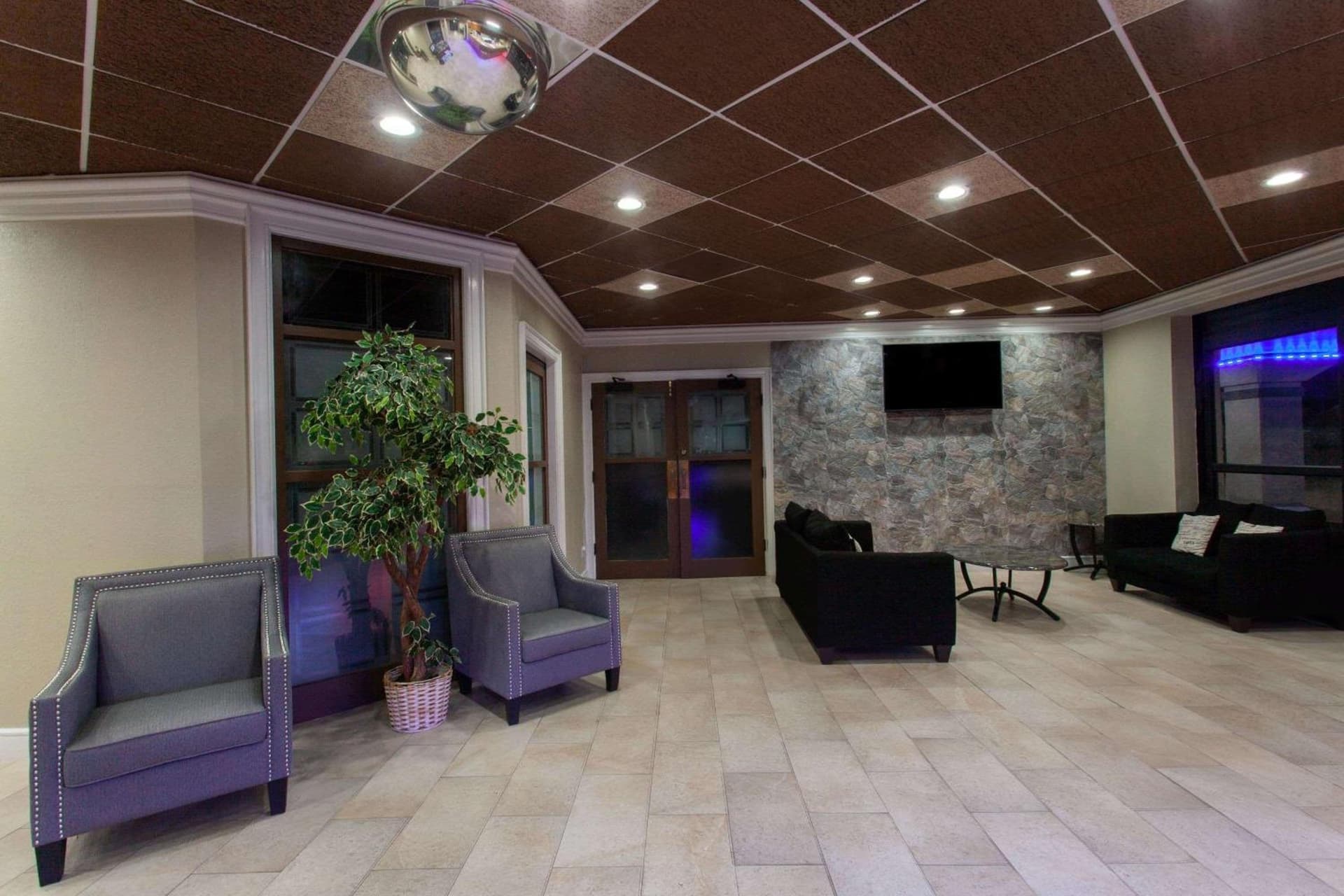 Travelodge by Wyndham Deltona gallery photo in Deltona, FL — image 30