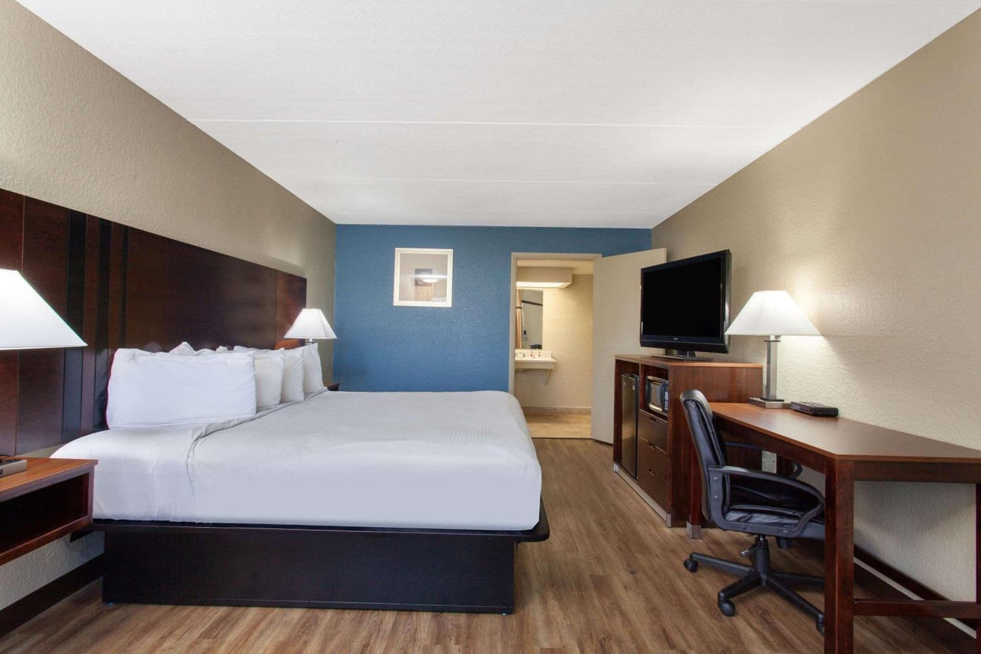 Travelodge by Wyndham Deltona gallery photo in Deltona, FL — image 42