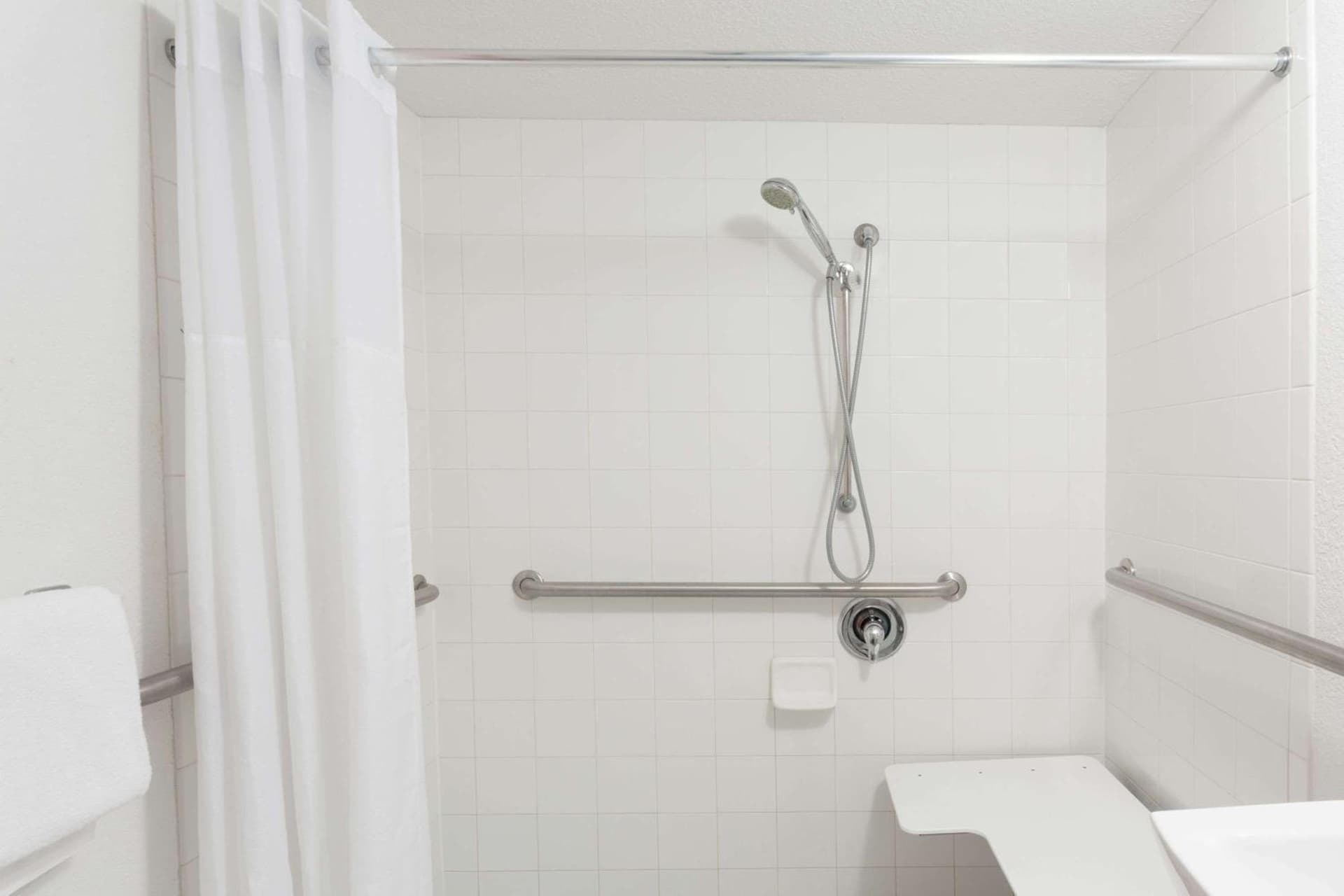Travelodge by Wyndham Deltona gallery photo in Deltona, FL — image 53
