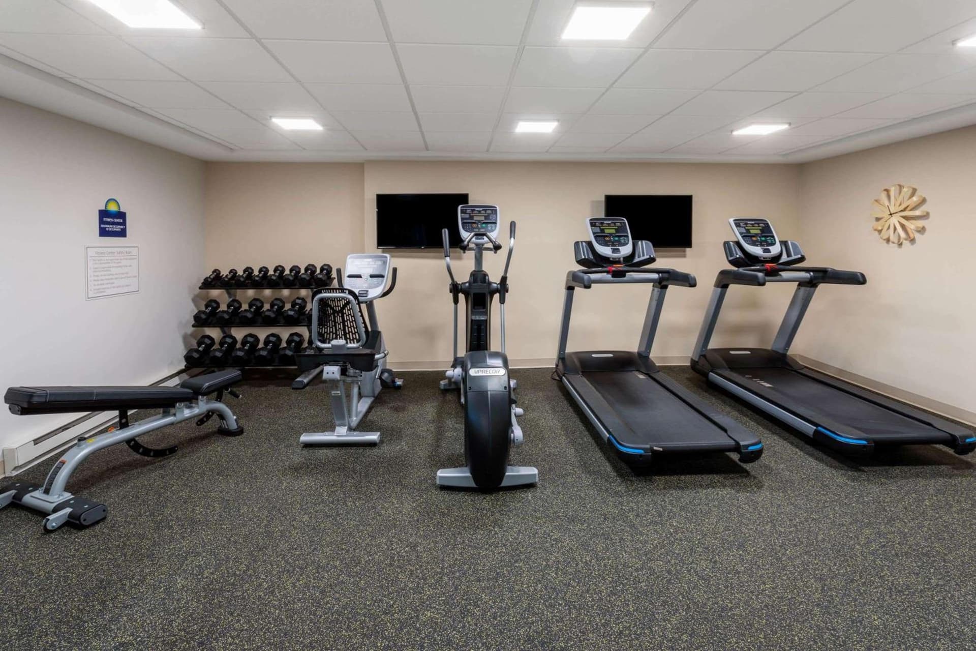 Days Inn & Suites by Wyndham Duluth by the Mall gallery photo in Duluth, MN — image 37