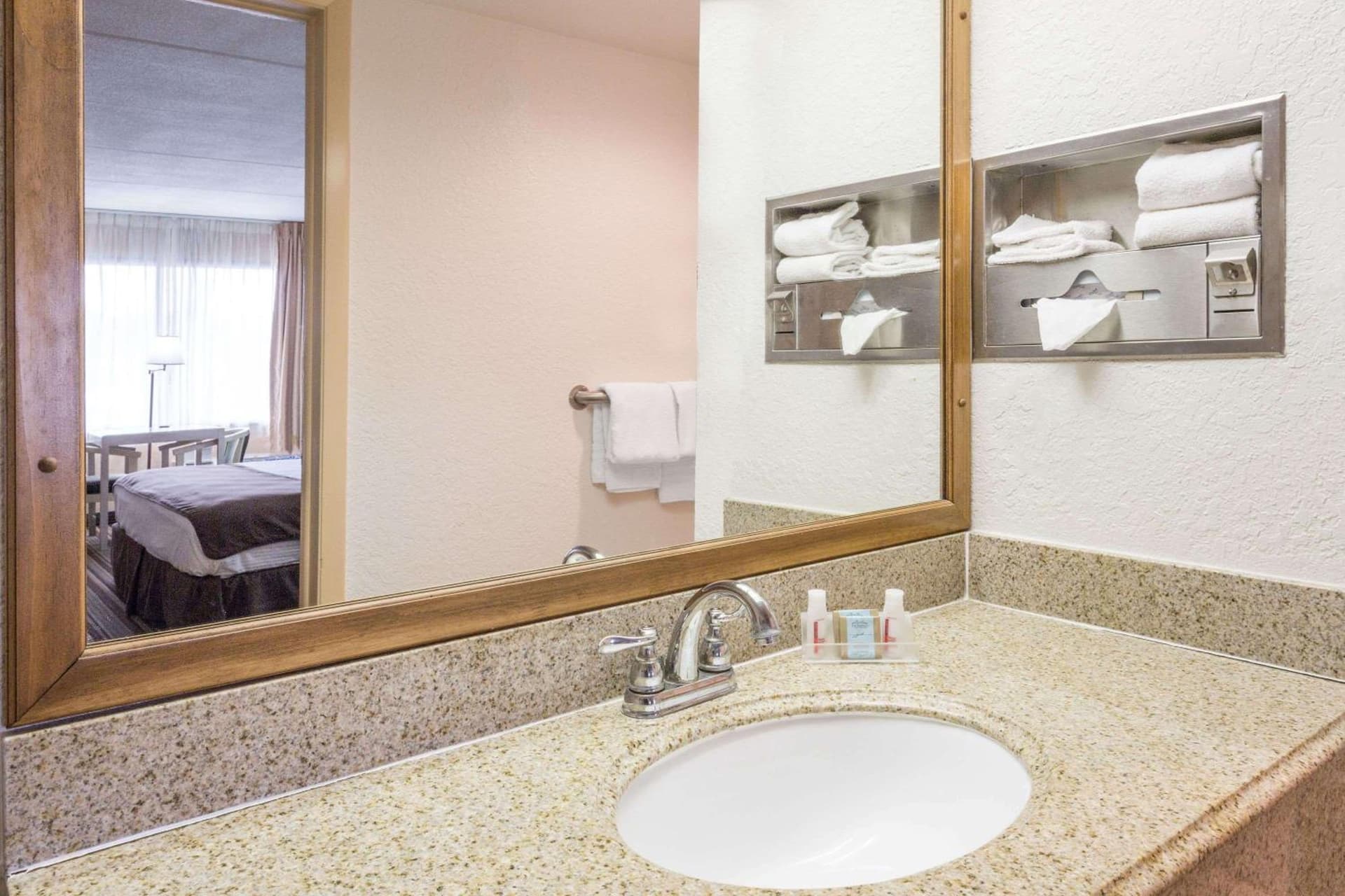 Travelodge by Wyndham Deltona gallery photo in Deltona, FL — image 18