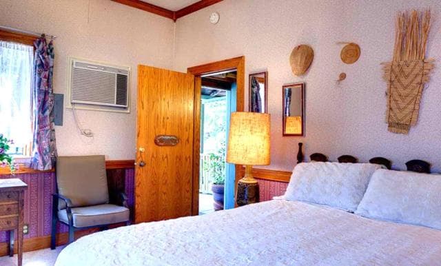 Mariposa Hotel Inn interior in Mariposa, CA — gallery photo 2