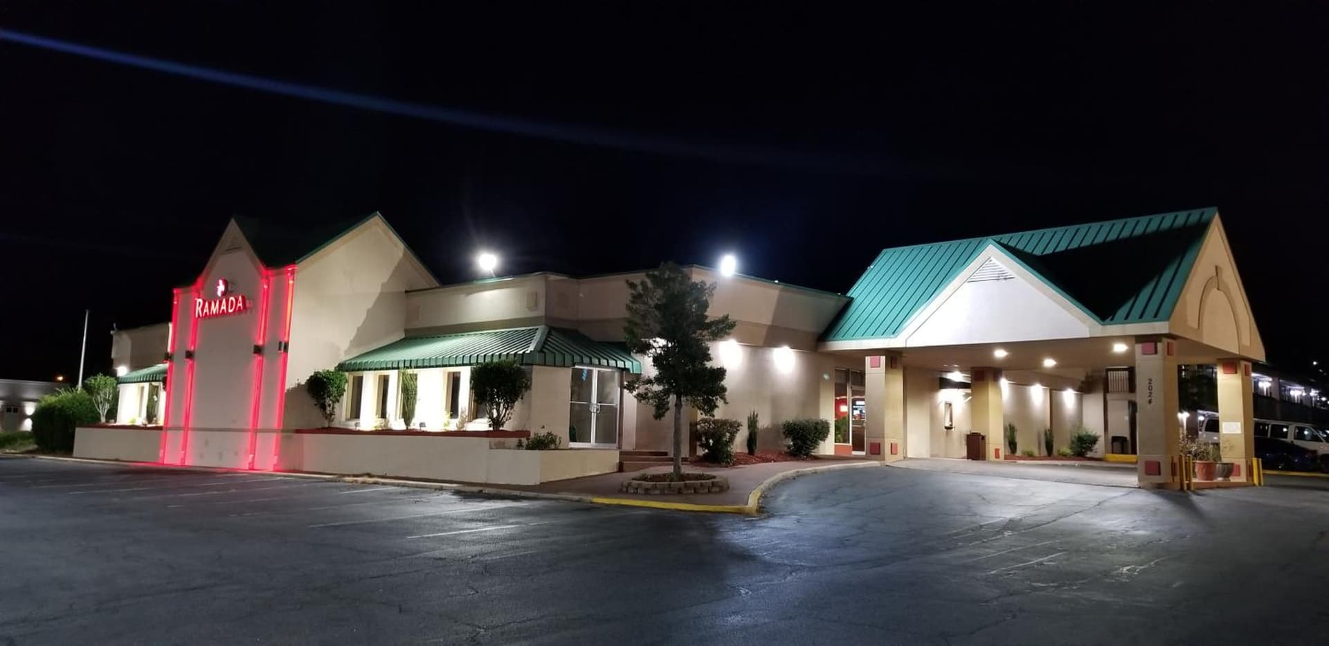 Ramada by Wyndham & Suites Warner Robins gallery photo in Warner Robins, GA — image 17