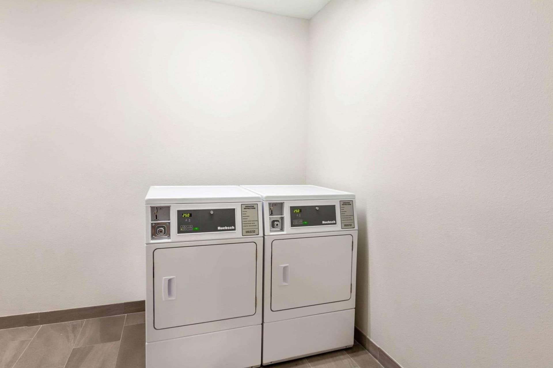 La Quinta Inn & Suites by Wyndham Lafayette Oil Center gallery photo in Lafayette, LA — image 4