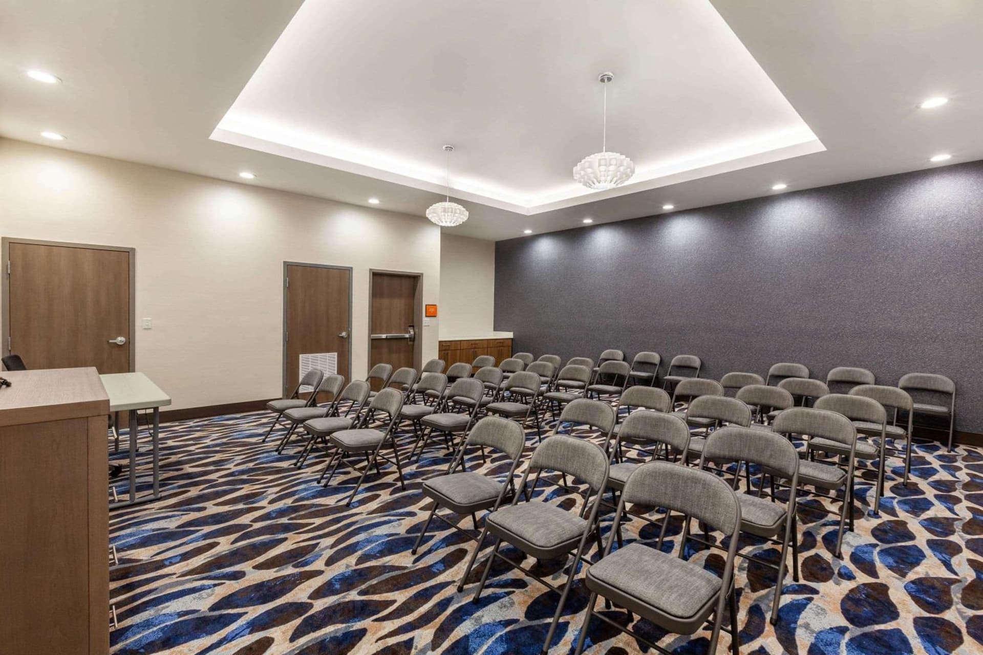 La Quinta Inn & Suites by Wyndham Lafayette Oil Center gallery photo in Lafayette, LA — image 31