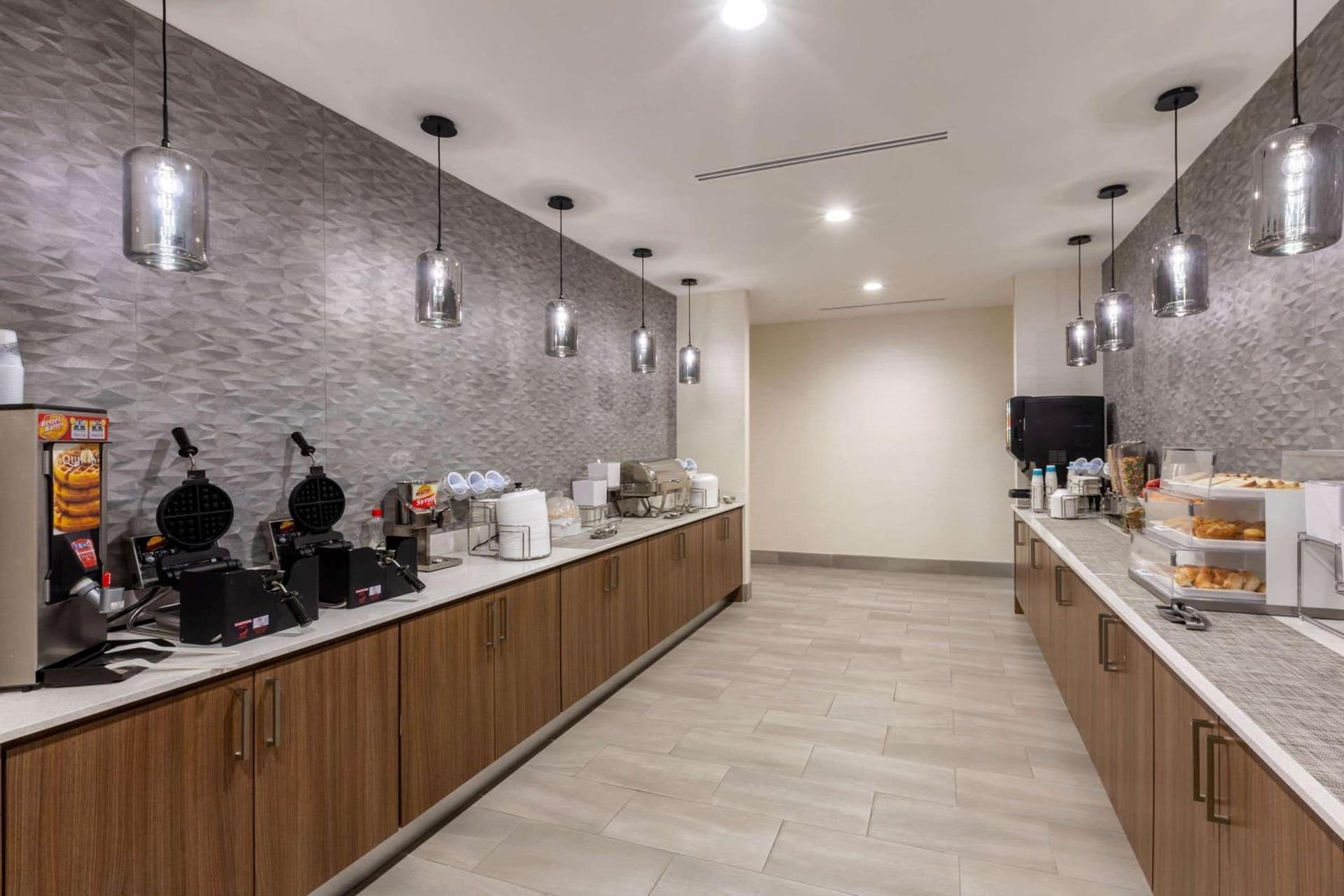 La Quinta Inn & Suites by Wyndham Lafayette Oil Center gallery photo in Lafayette, LA — image 38