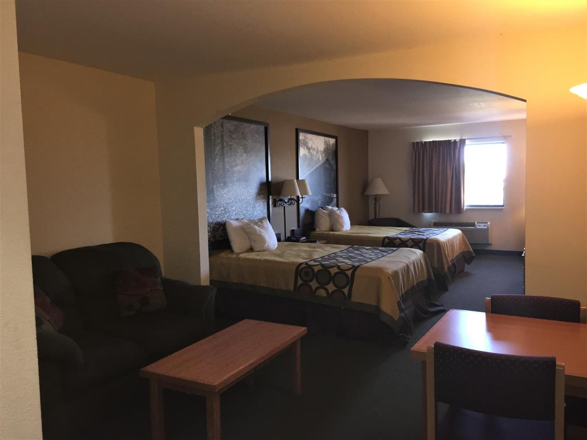 Super 8 by Wyndham Columbia East gallery photo in Columbia, MO — image 14
