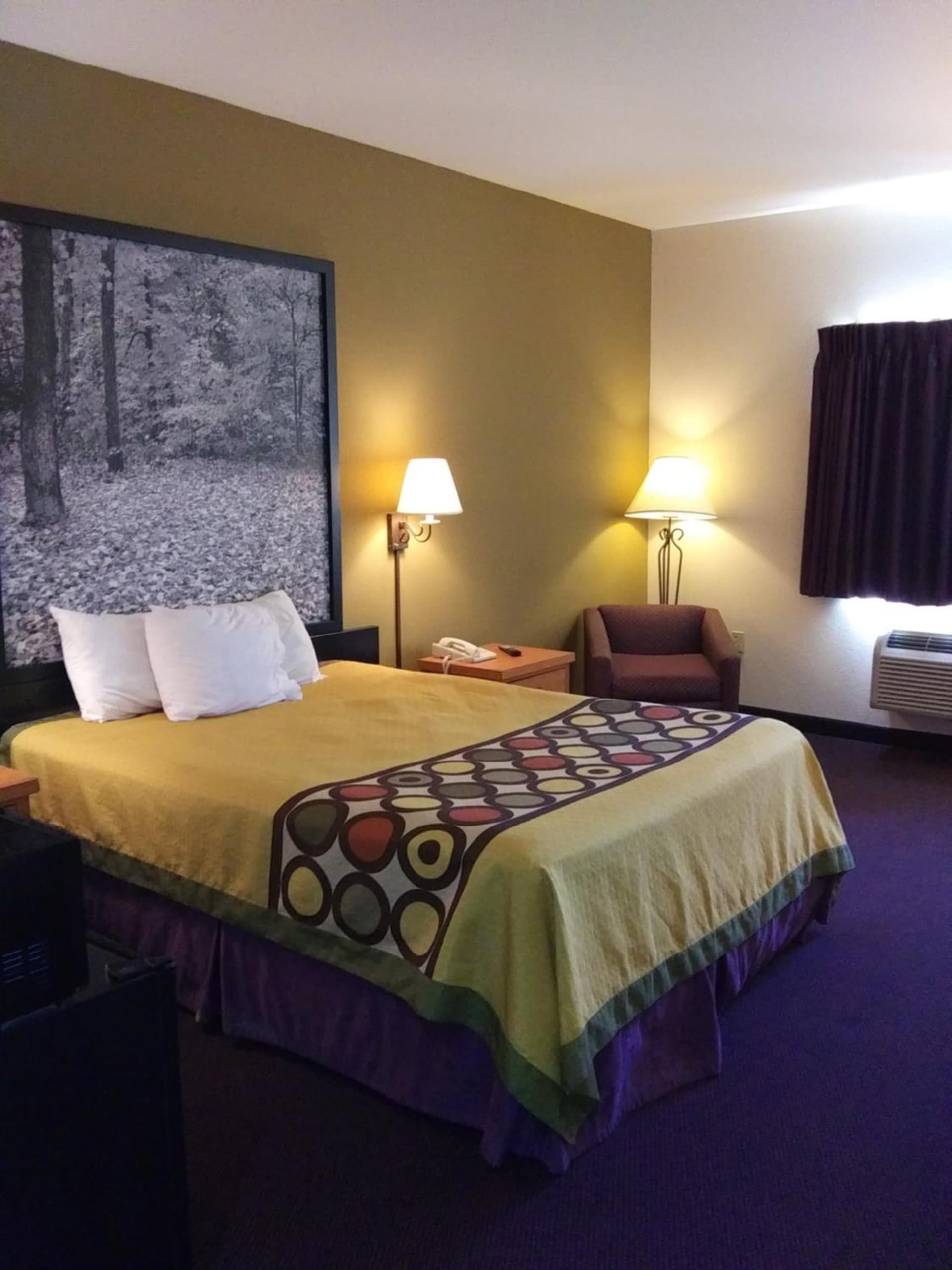 Super 8 by Wyndham Columbia East gallery photo in Columbia, MO — image 26