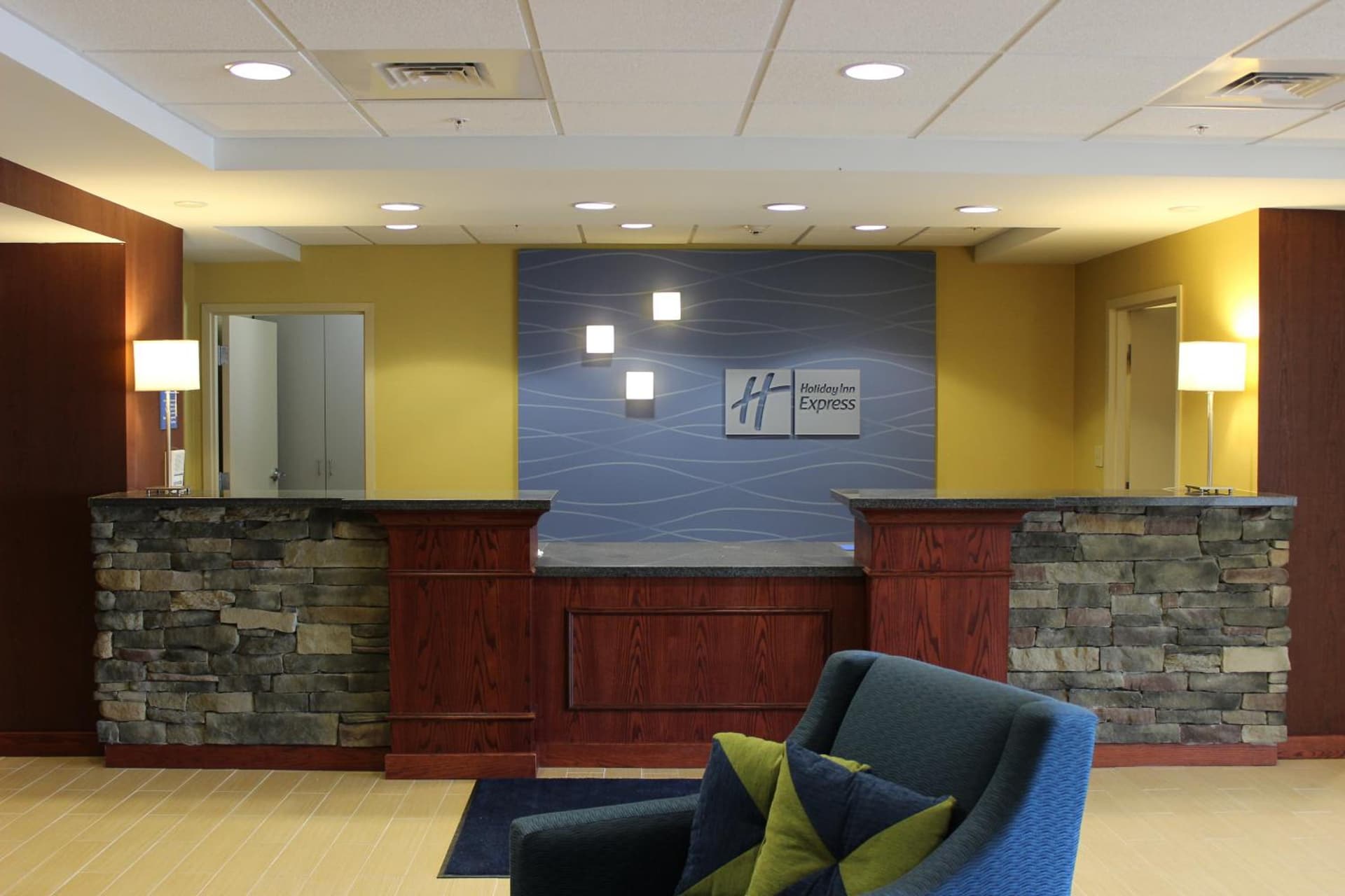 Holiday Inn Express Milford by IHG interior in Milford, CT — gallery photo 2