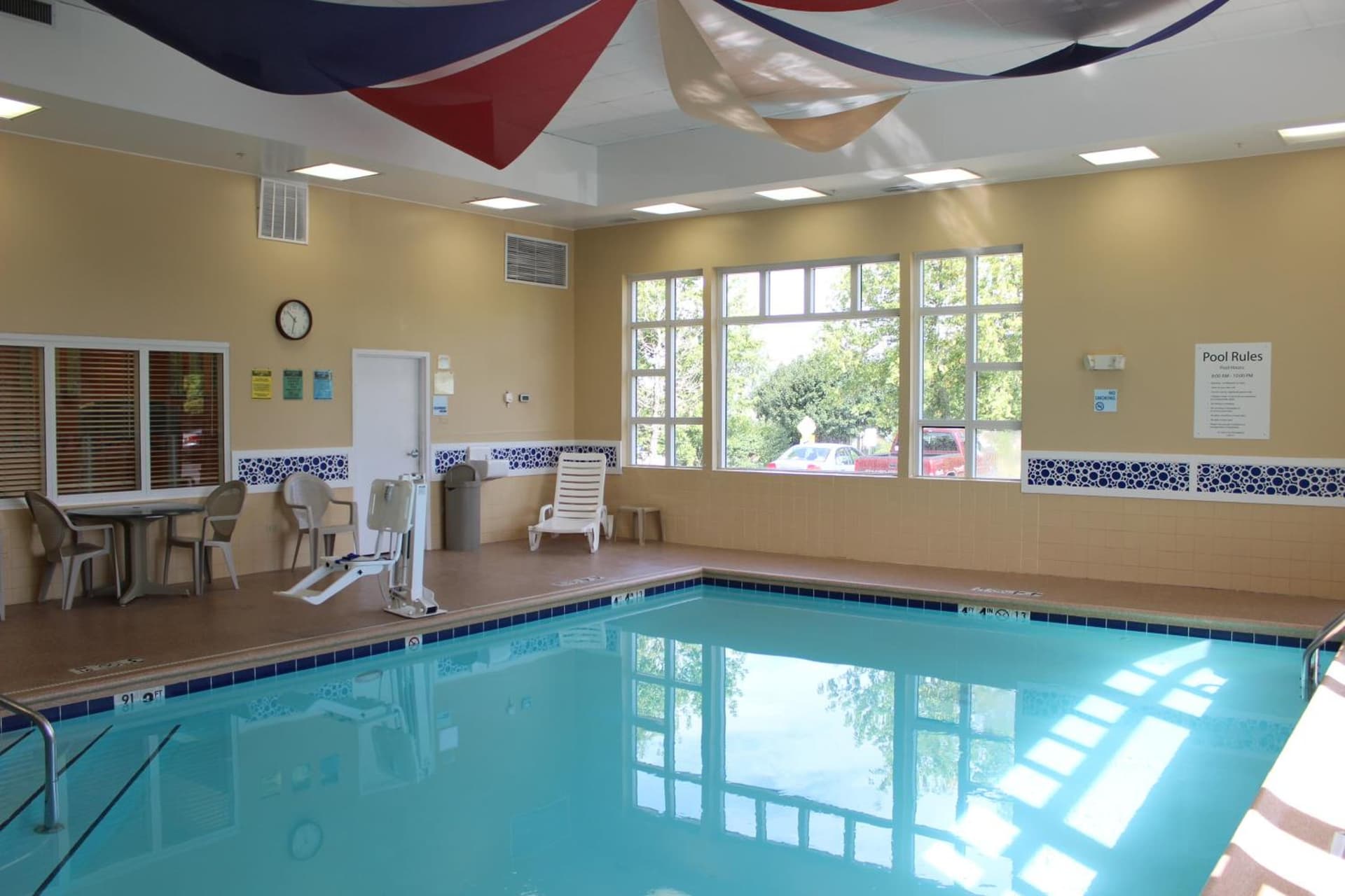 Holiday Inn Express Hotel & Suites Chicago-Algonquin by IHG gallery photo in Algonquin, IL — image 15