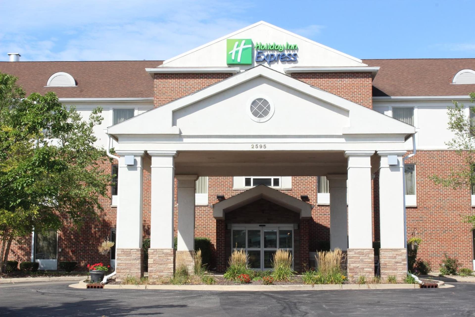 Holiday Inn Express Hotel & Suites Chicago-Algonquin by IHG gallery photo in Algonquin, IL — image 53
