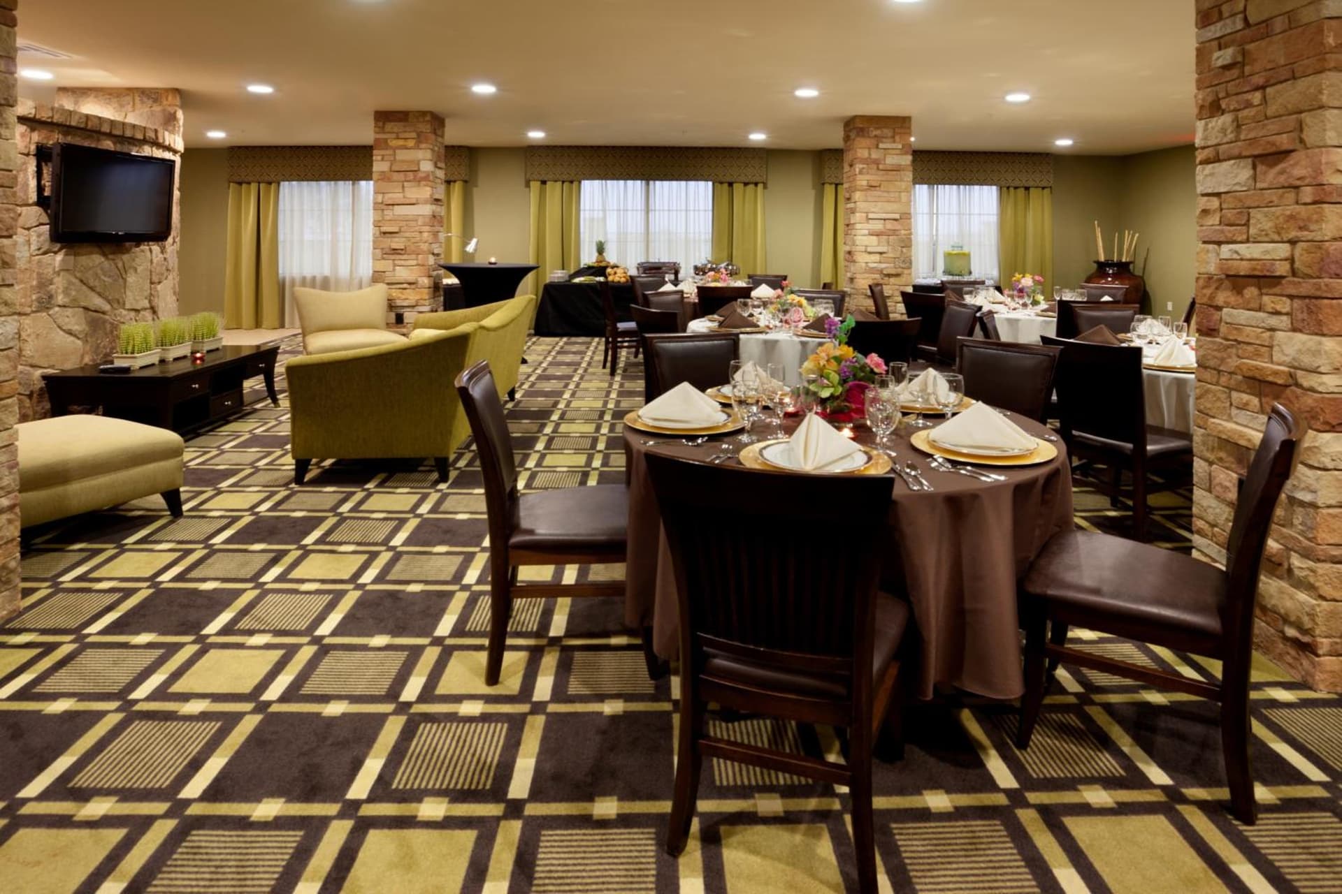 Holiday Inn Express Marble Falls by IHG interior in Marble Falls, TX — gallery photo 2