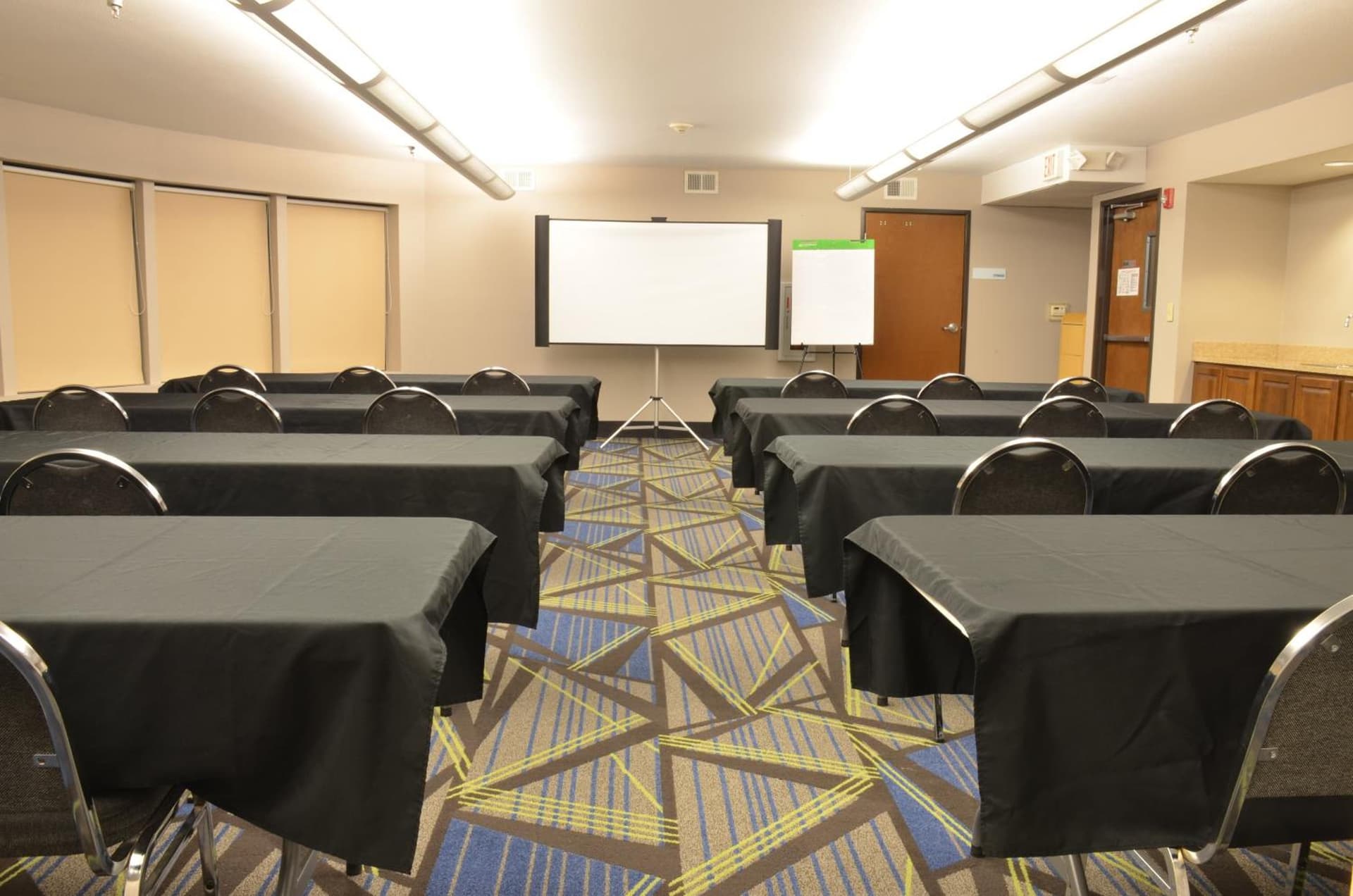 Holiday Inn Express- Waterloo/Cedar Falls by IHG interior in Waterloo, IA — gallery photo 2
