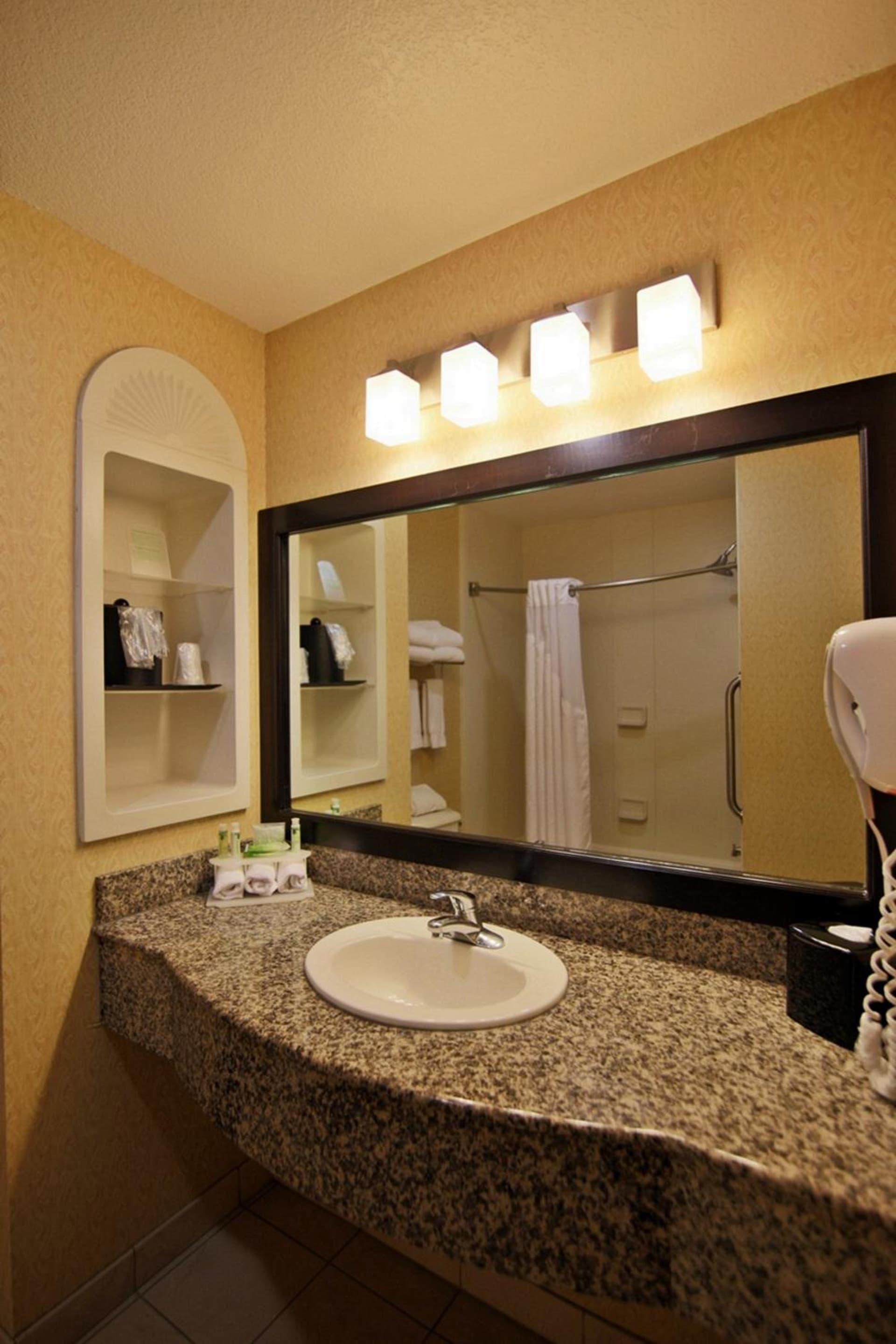 Hampton Inn & Suites Cathedral City gallery photo in Cathedral City, CA — image 30