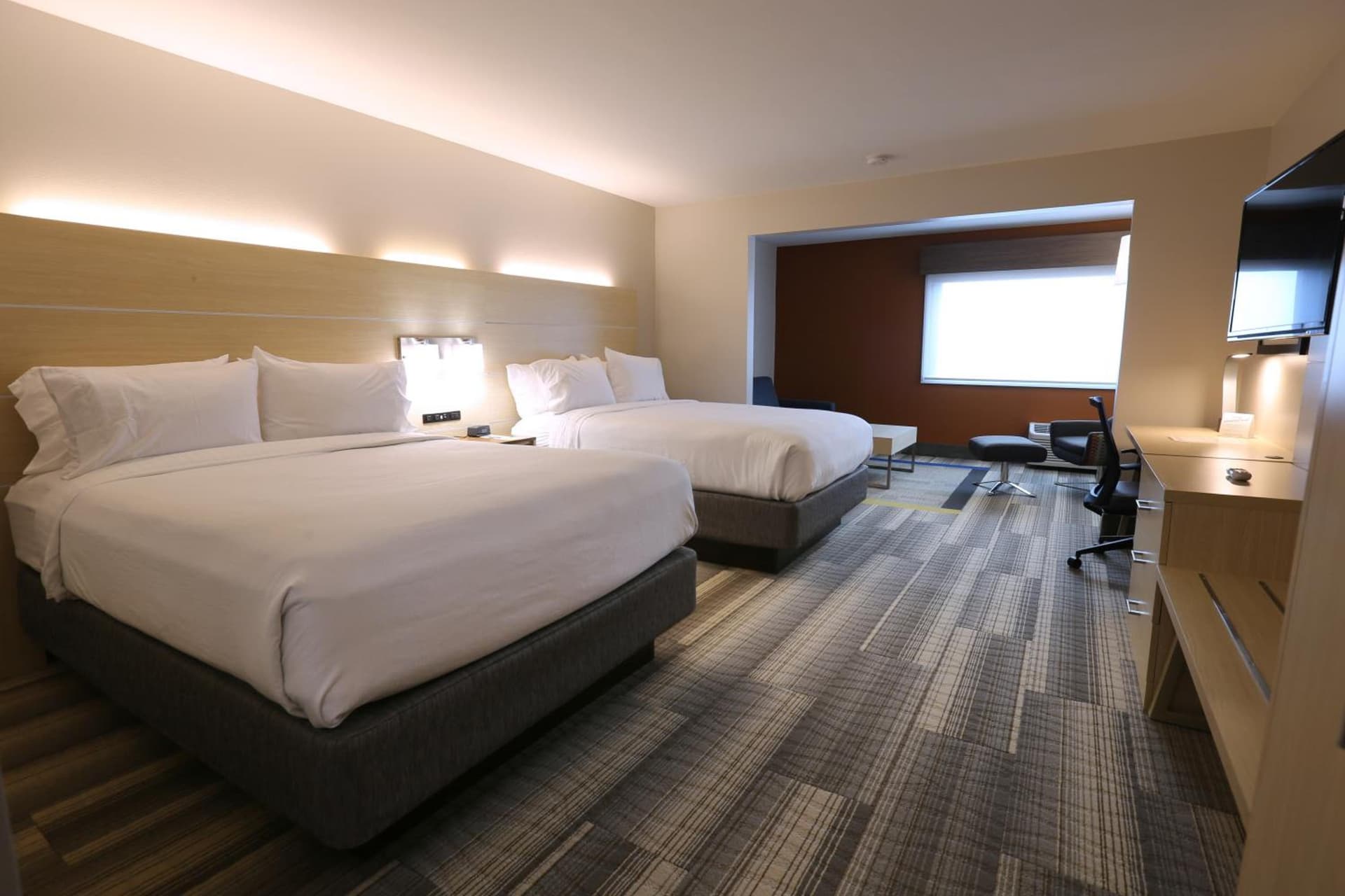 Holiday Inn Express - Biloxi - Beach Blvd by IHG gallery photo in Biloxi, MS — image 11