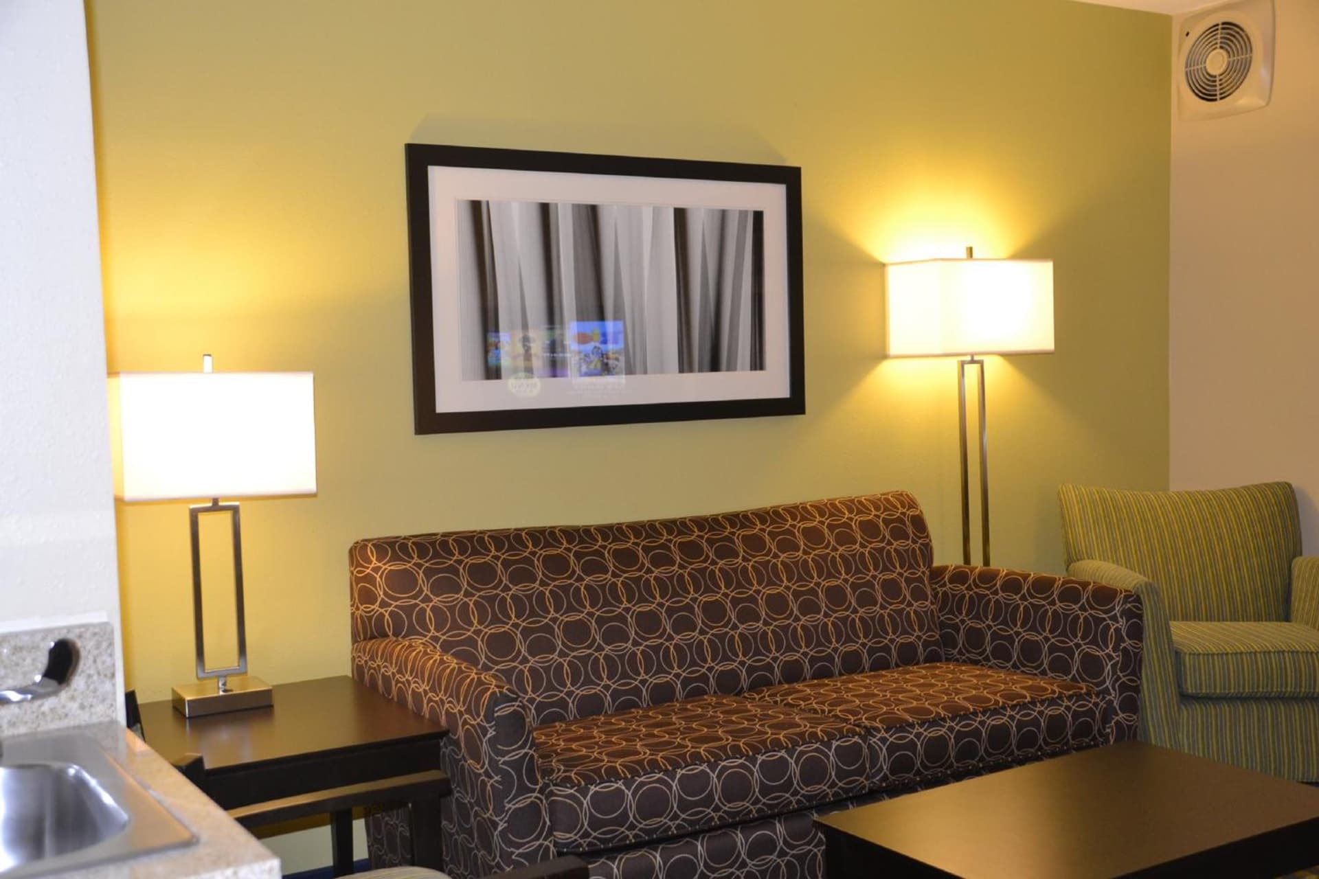Holiday Inn Express Hotel & Suites Bloomington-Normal University Area by IHG gallery photo in Bloomington, IL — image 14