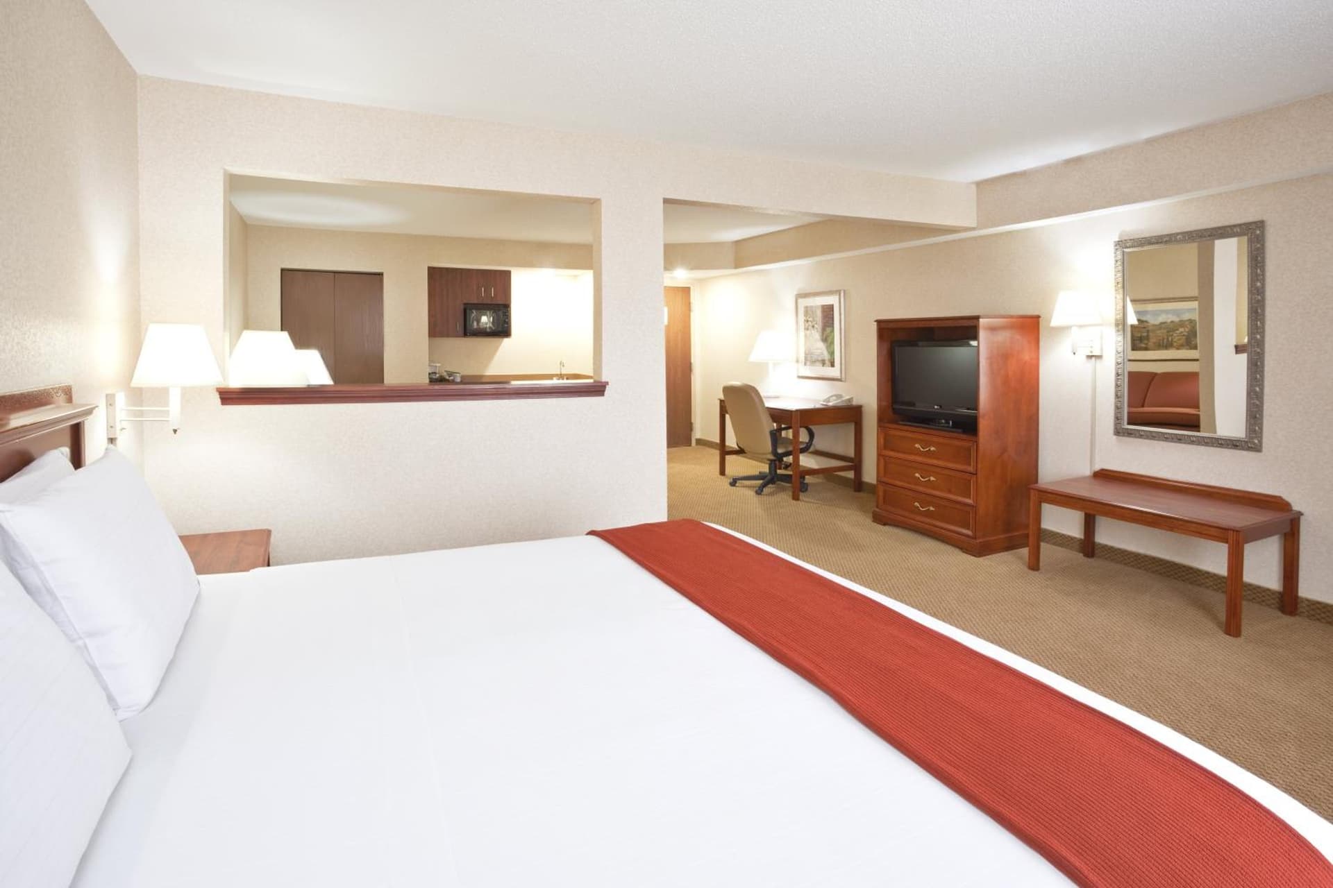 Holiday Inn Express Hotel & Suites Bowling Green by IHG gallery photo in Bowling Green, OH — image 26
