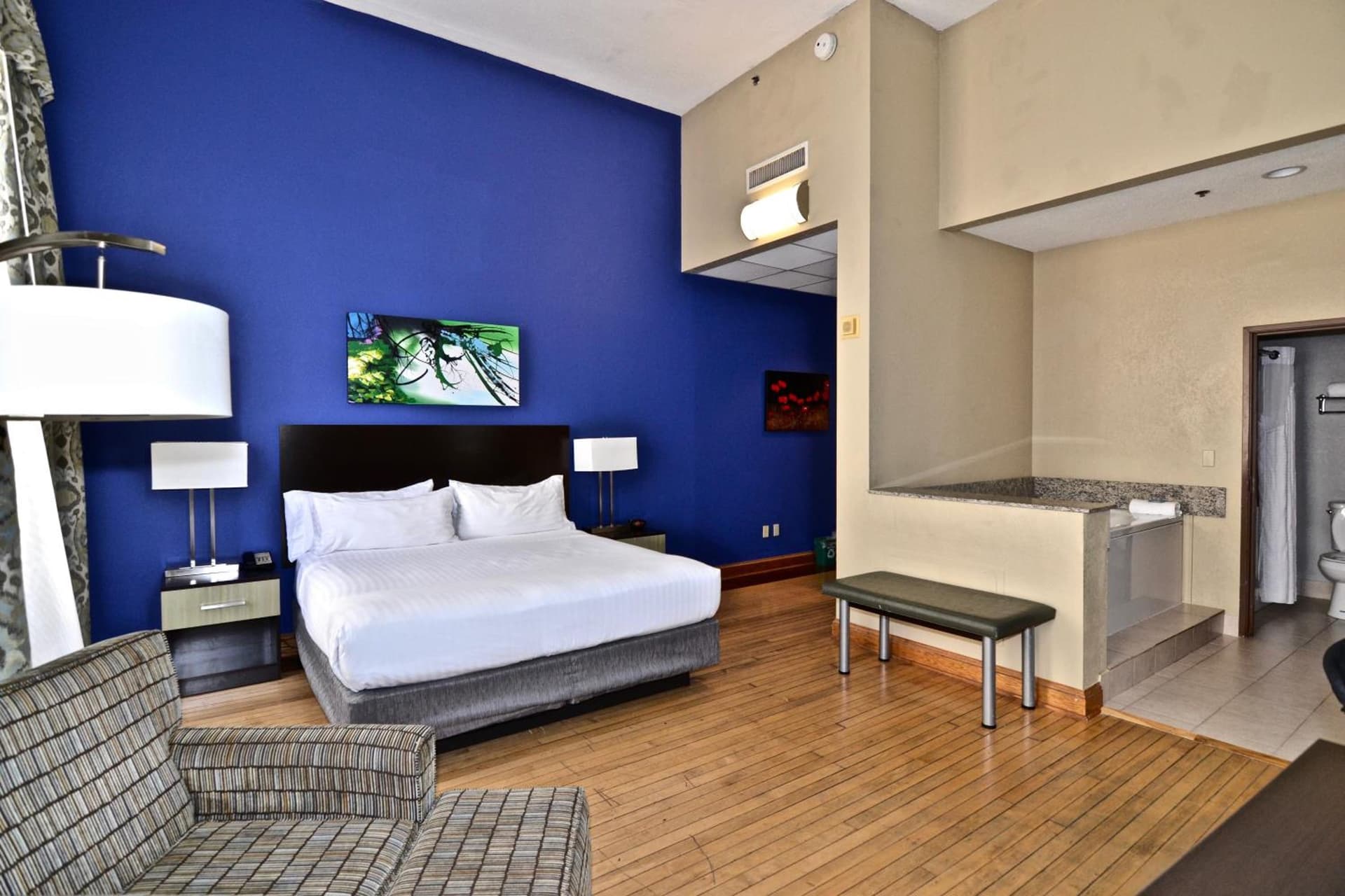 Holiday Inn Express Cleveland Downtown by IHG interior in Cleveland, OH — gallery photo 2