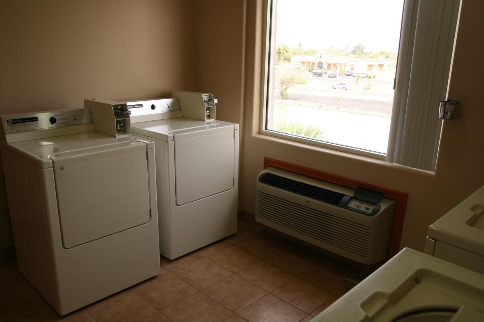 Holiday Inn Express Hotel and Suites Brownsville by IHG gallery photo in Brownsville, TX — image 28