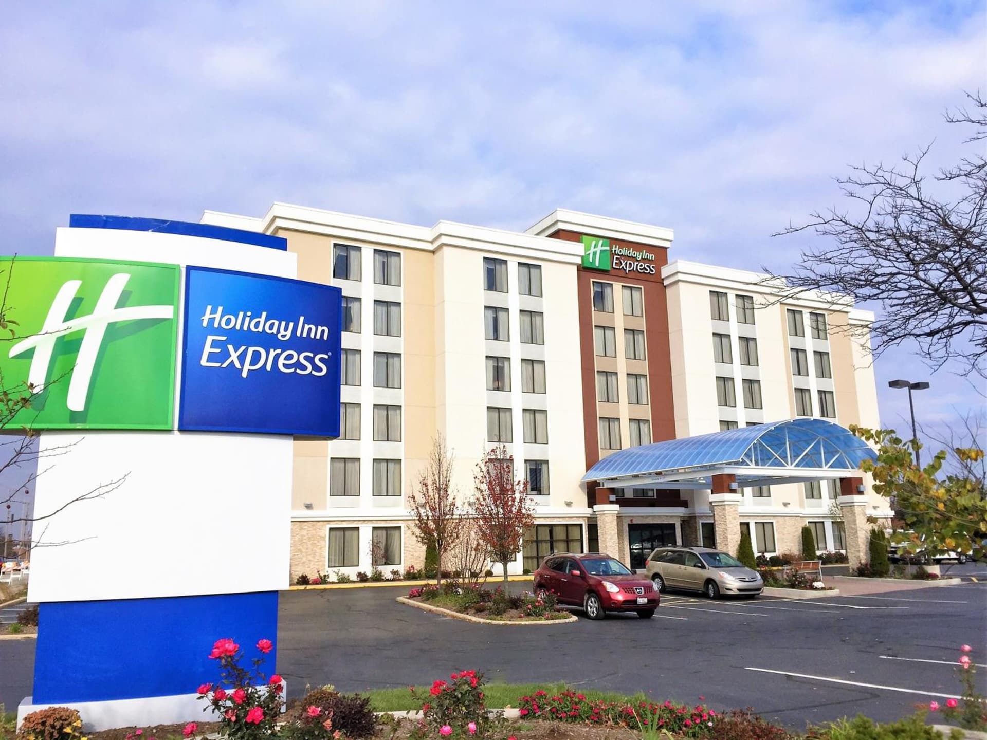 Holiday Inn Express Chicago NW - Arlington Heights by IHG property views in Arlington Heights, IL — gallery photo 3