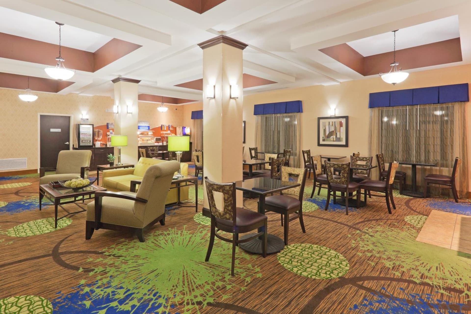 Holiday Inn Express Columbia by IHG interior in Columbia, TN — gallery photo 2