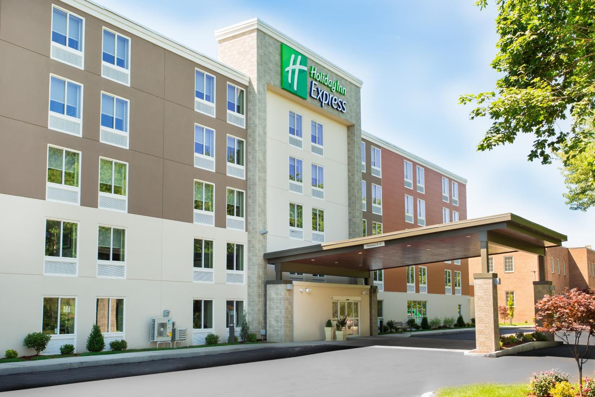 Holiday Inn Express Chelmsford by IHG — hotel in Elmsford, New York