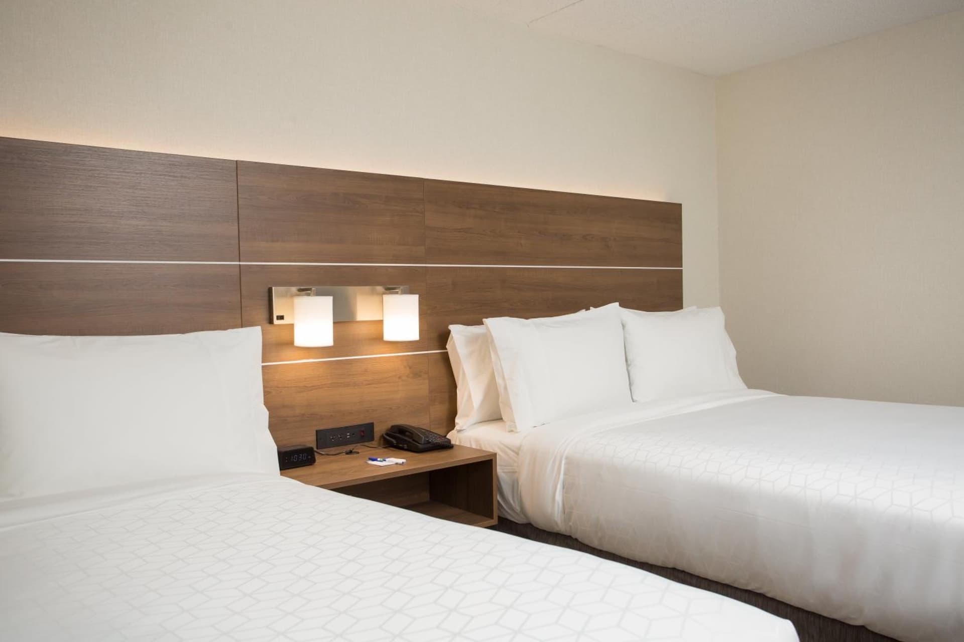 Holiday Inn Express Chelmsford by IHG interior in Chelmsford — gallery photo 2