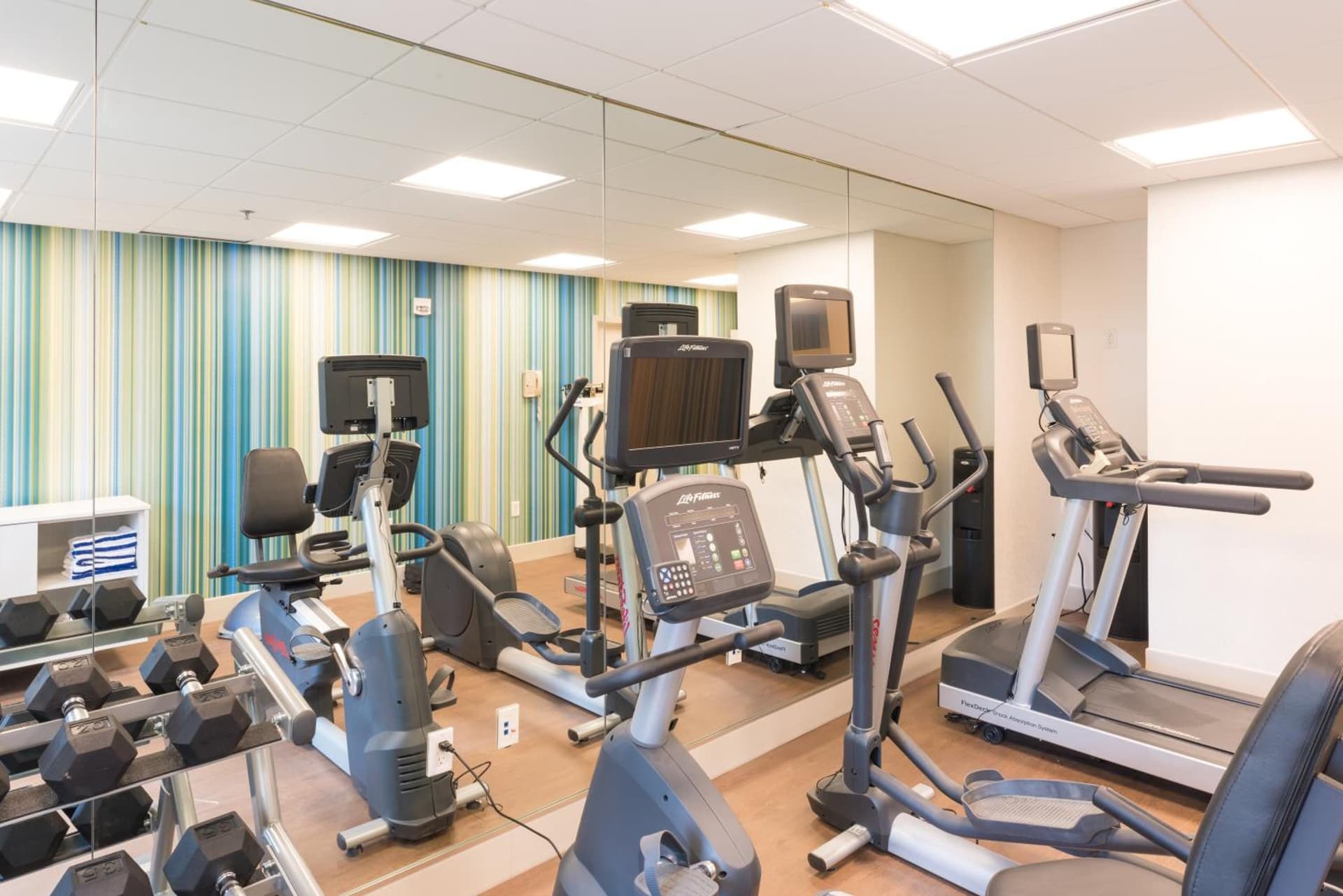 Holiday Inn Express Charleston US Highway 17 & I-526 by IHG property views in Charleston, SC — gallery photo 3