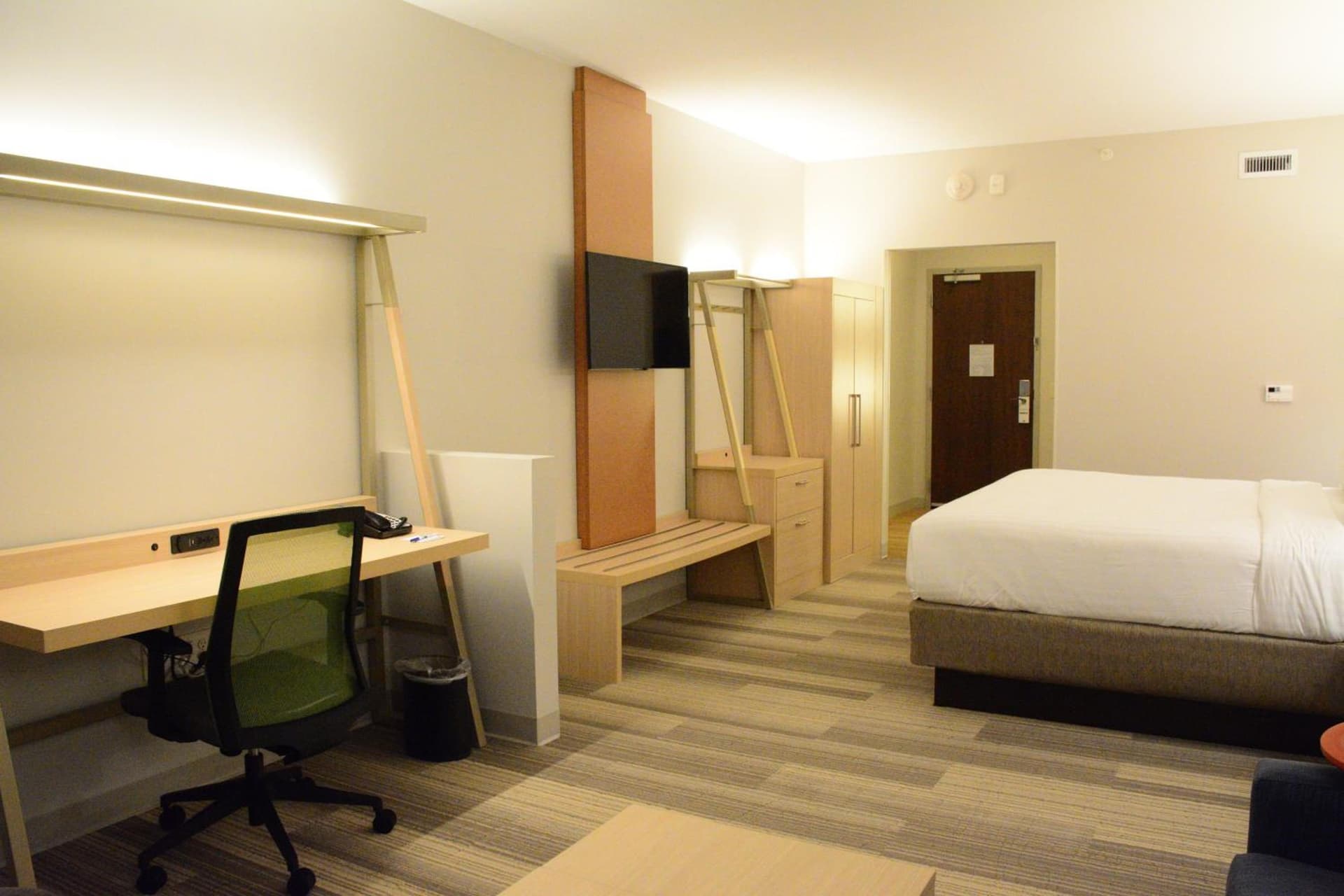 Holiday Inn Express & Suites Lexington Park California by IHG gallery photo in California, MD — image 29