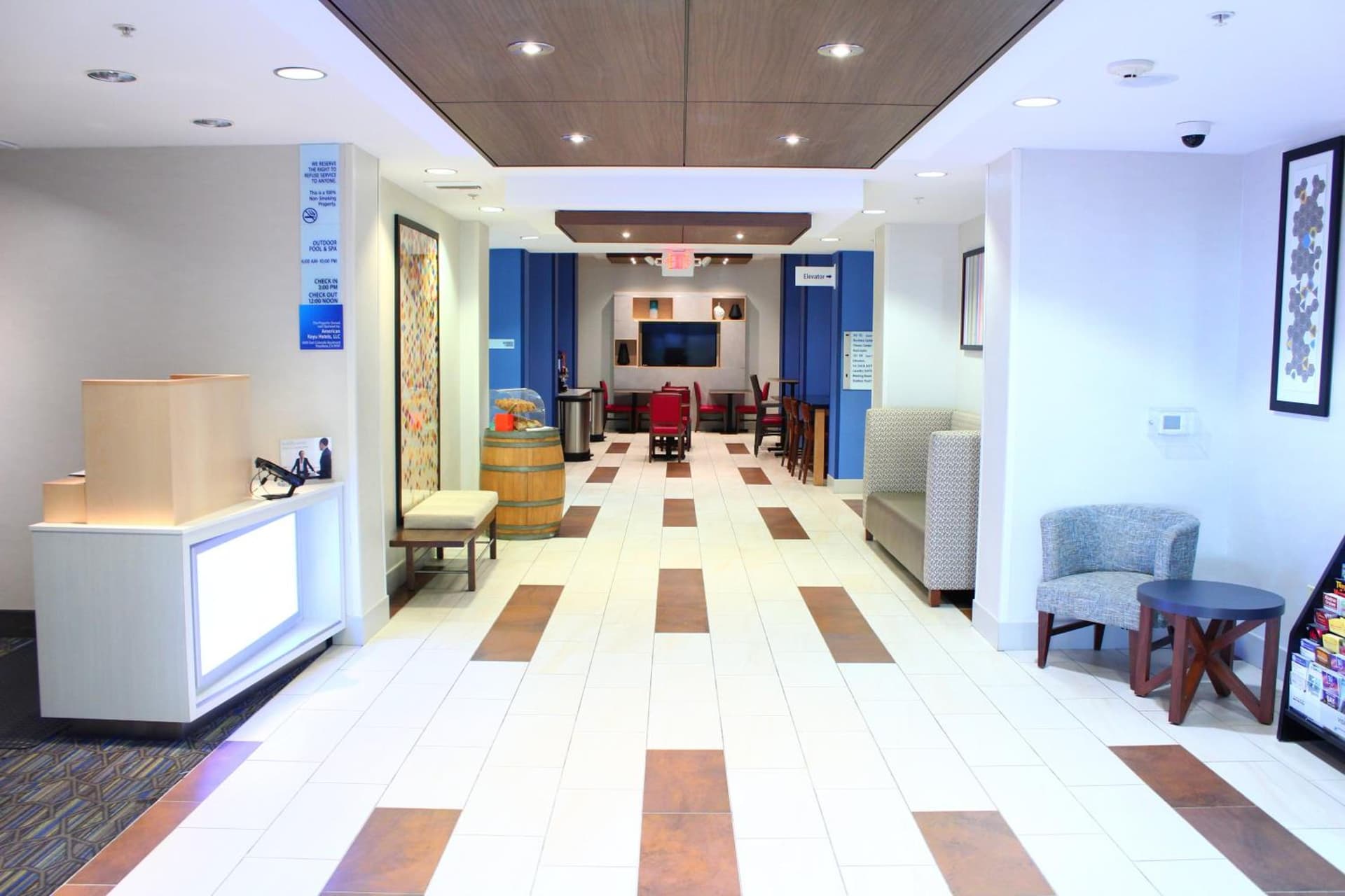 Holiday Inn Express Hotel & Suites Napa Valley-American Canyon by IHG interior in American Canyon, CA — gallery photo 2