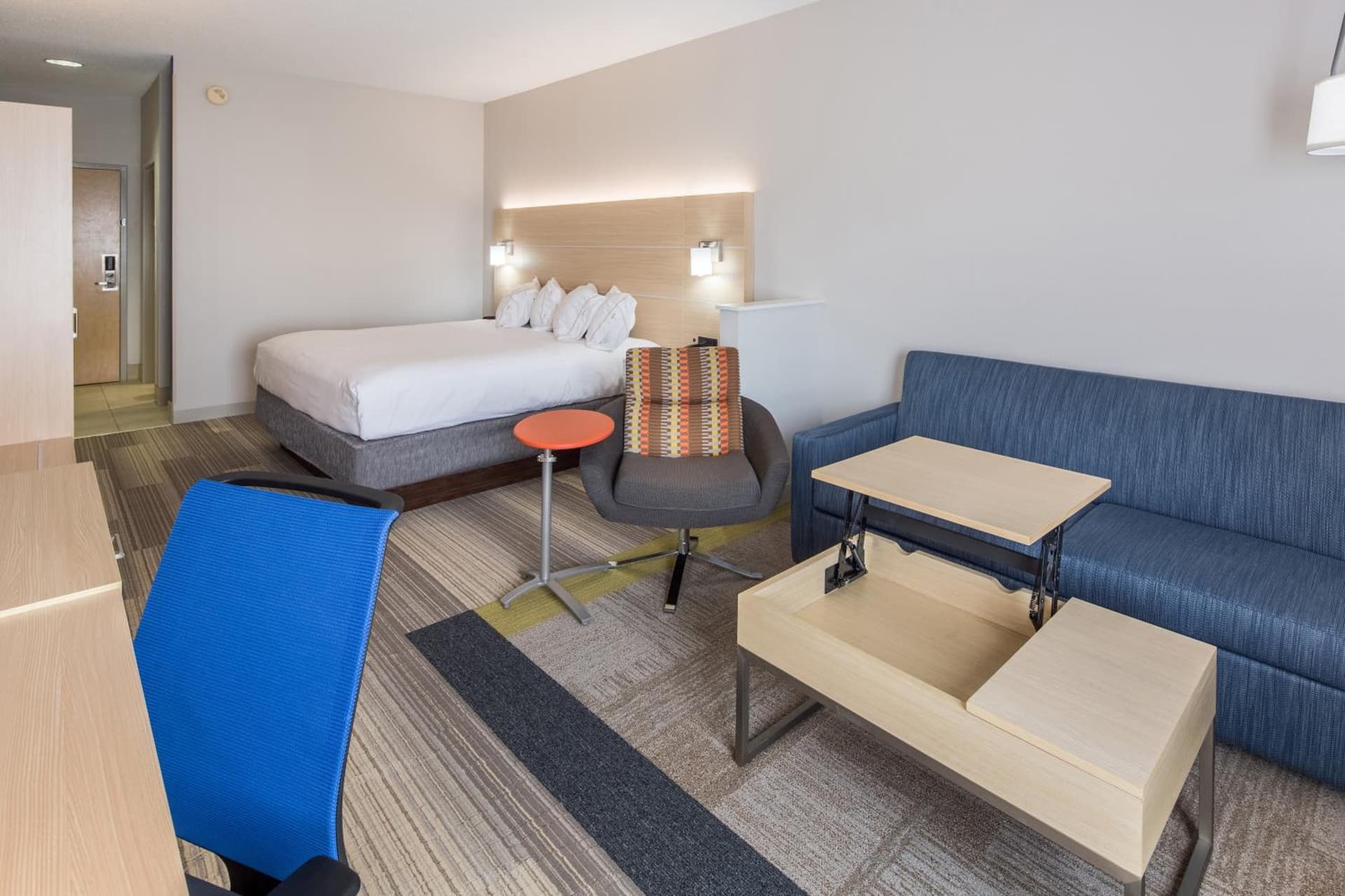 Holiday Inn Express Cedar Rapids - Collins Road by IHG gallery photo in Cedar Rapids, IA — image 26