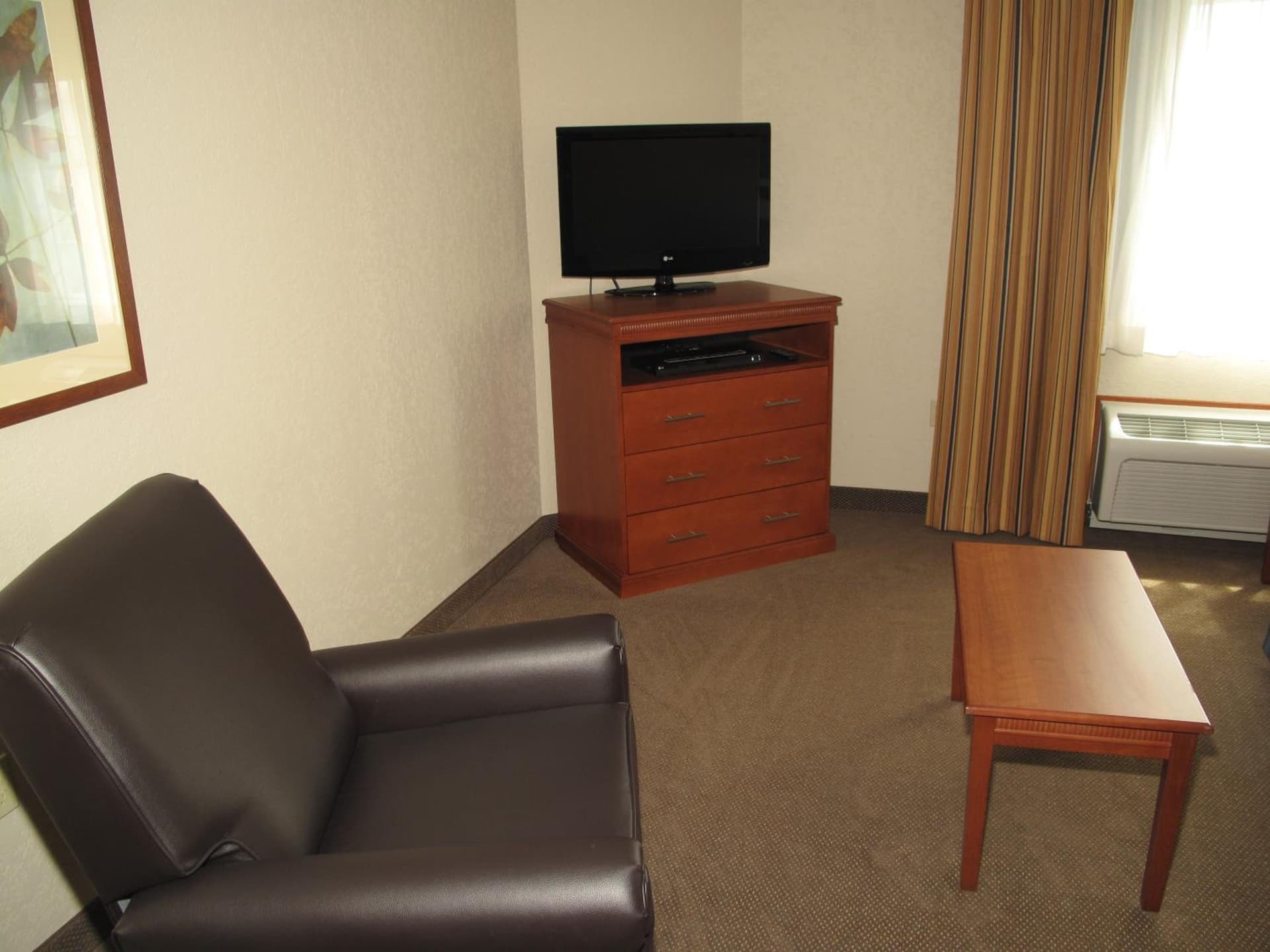 Candlewood Suites Elgin – Northwest Chicago by IHG property views in Elgin, IL — gallery photo 3