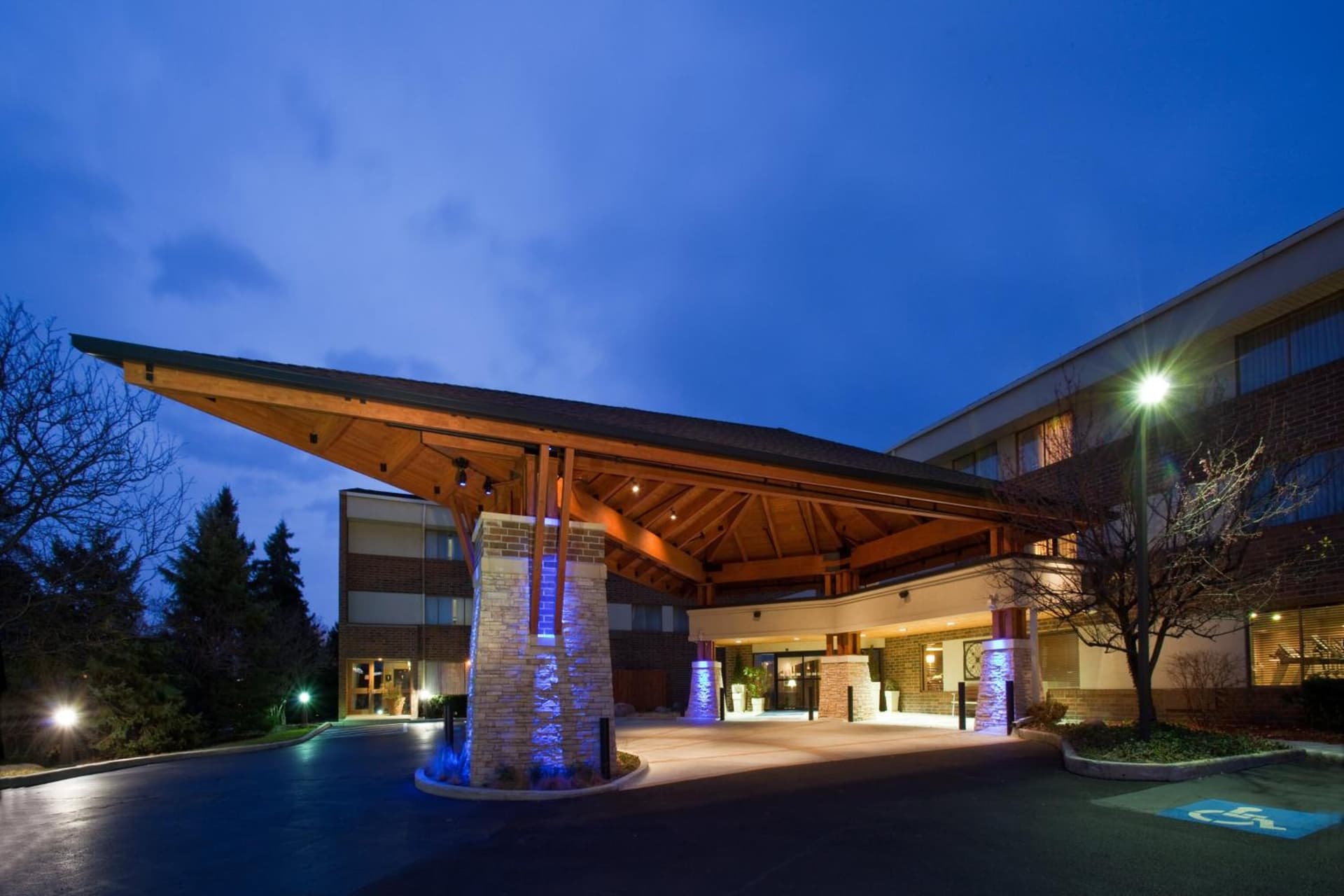 Holiday Inn Express Chicago-Downers Grove by IHG featured exterior or lobby in Downers Grove, IL — similar hotel