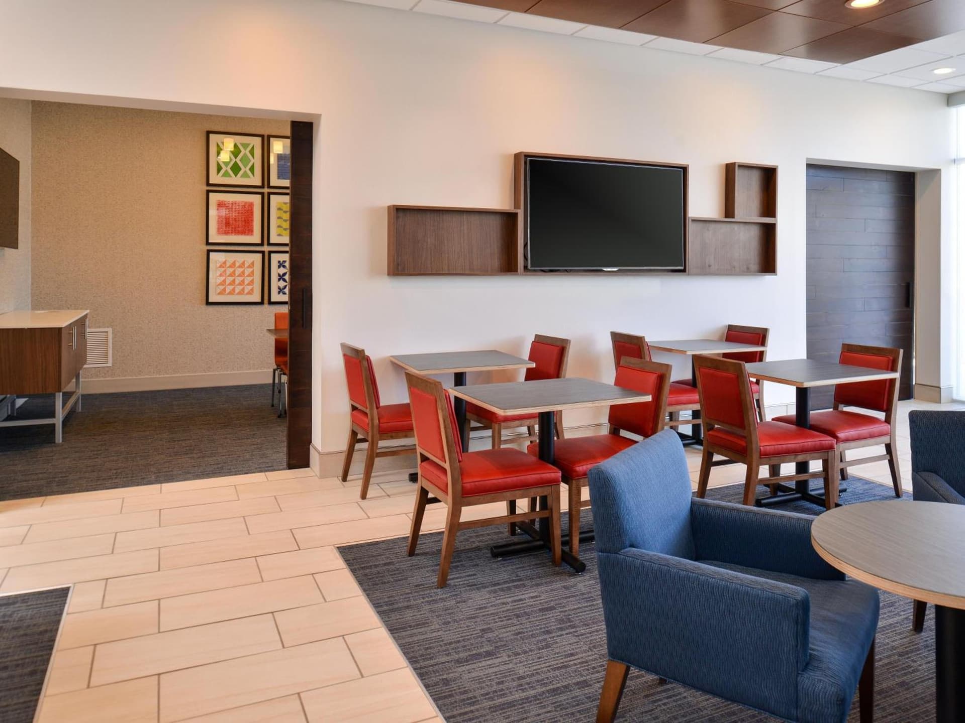 Holiday Inn Express & Suites - Brighton South - US 23 by IHG gallery photo in Brighton, MI — image 25