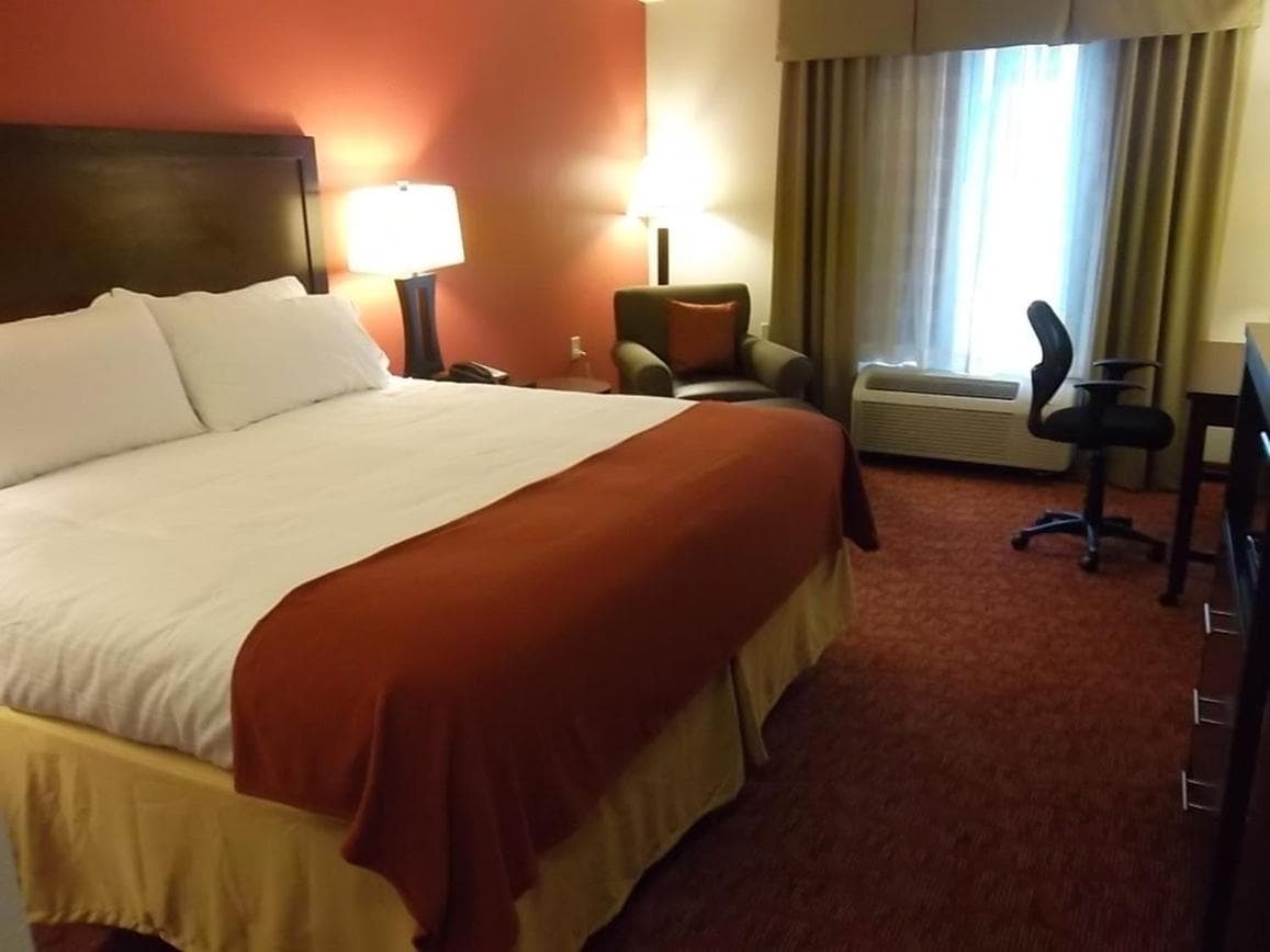 Holiday Inn Express & Suites Brookhaven by IHG interior in Brookhaven, MS — gallery photo 2
