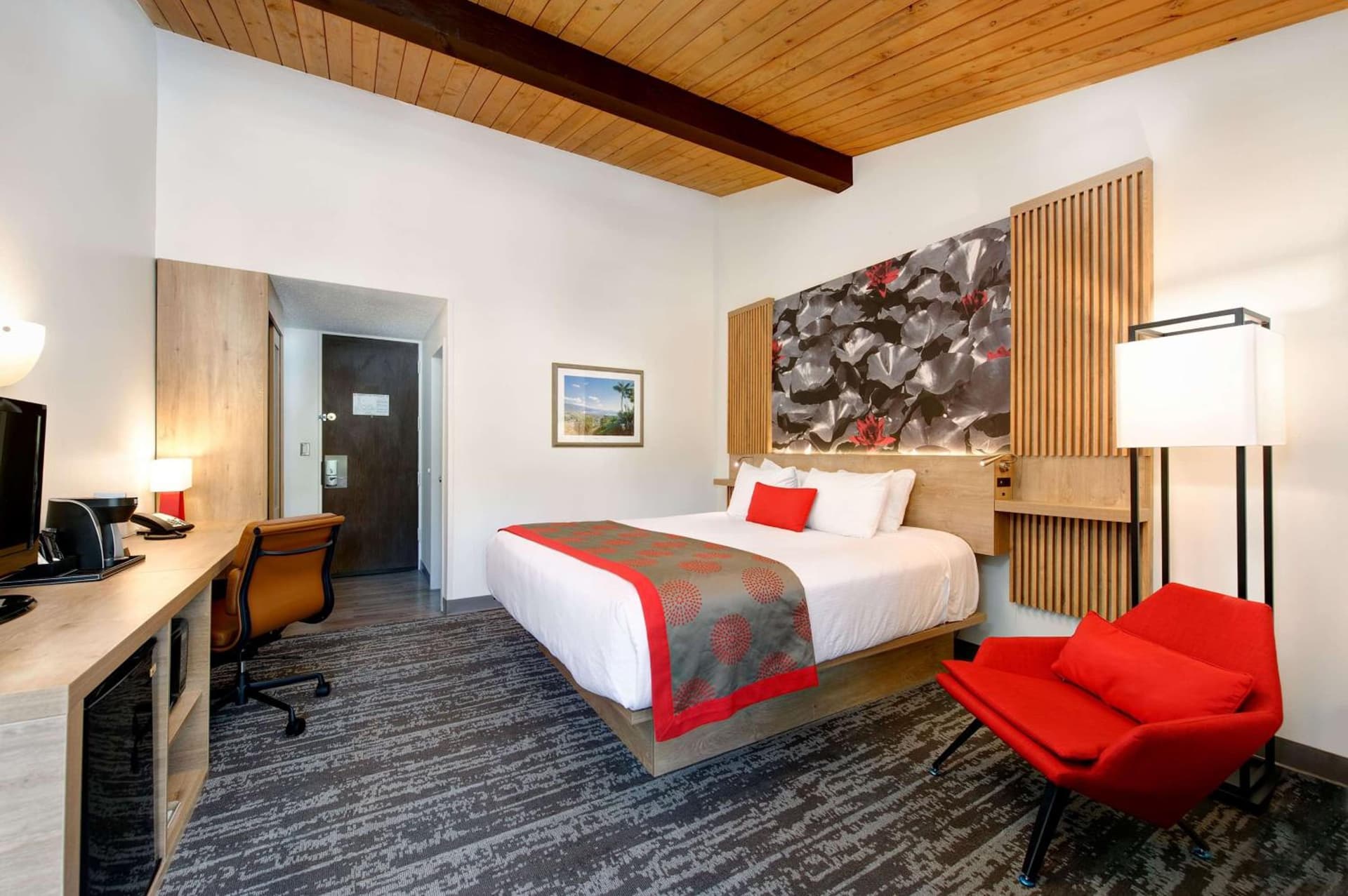 Ramada by Wyndham Santa Barbara gallery photo in Santa Barbara, CA — image 11