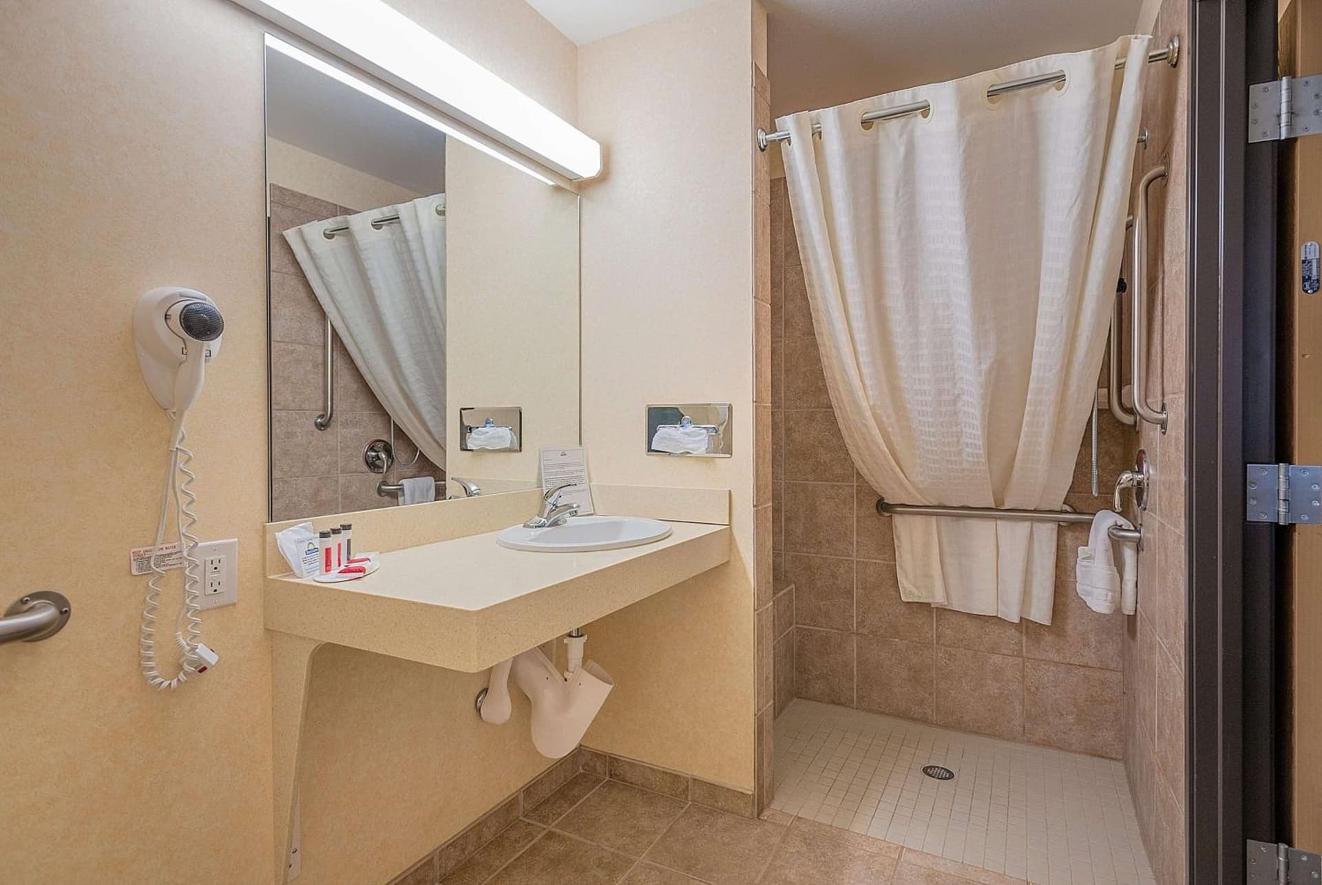 Days Inn by Wyndham Manitou Springs gallery photo in Manitou Springs, CO — image 55