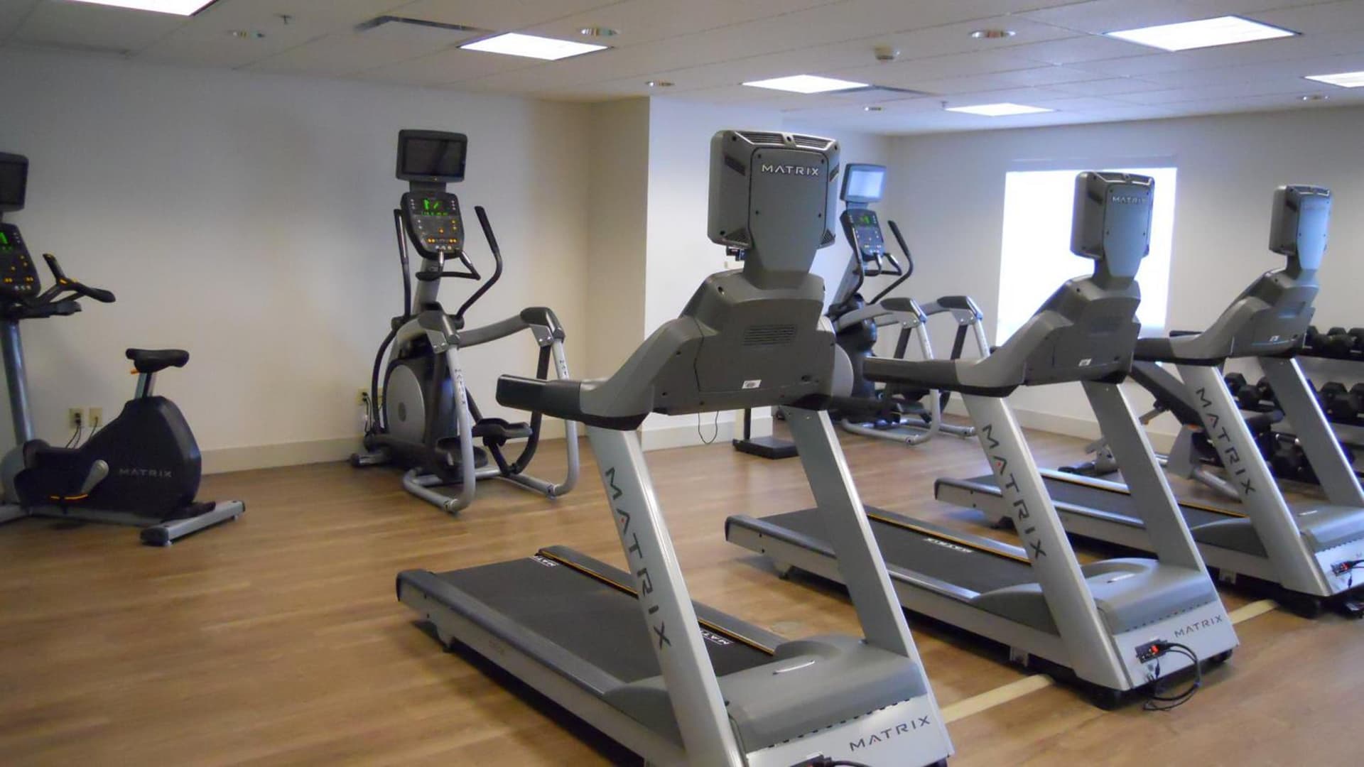 Holiday Inn Express & Suites Bethlehem Airport-Allentown Area interior in Bethlehem, PA — gallery photo 2