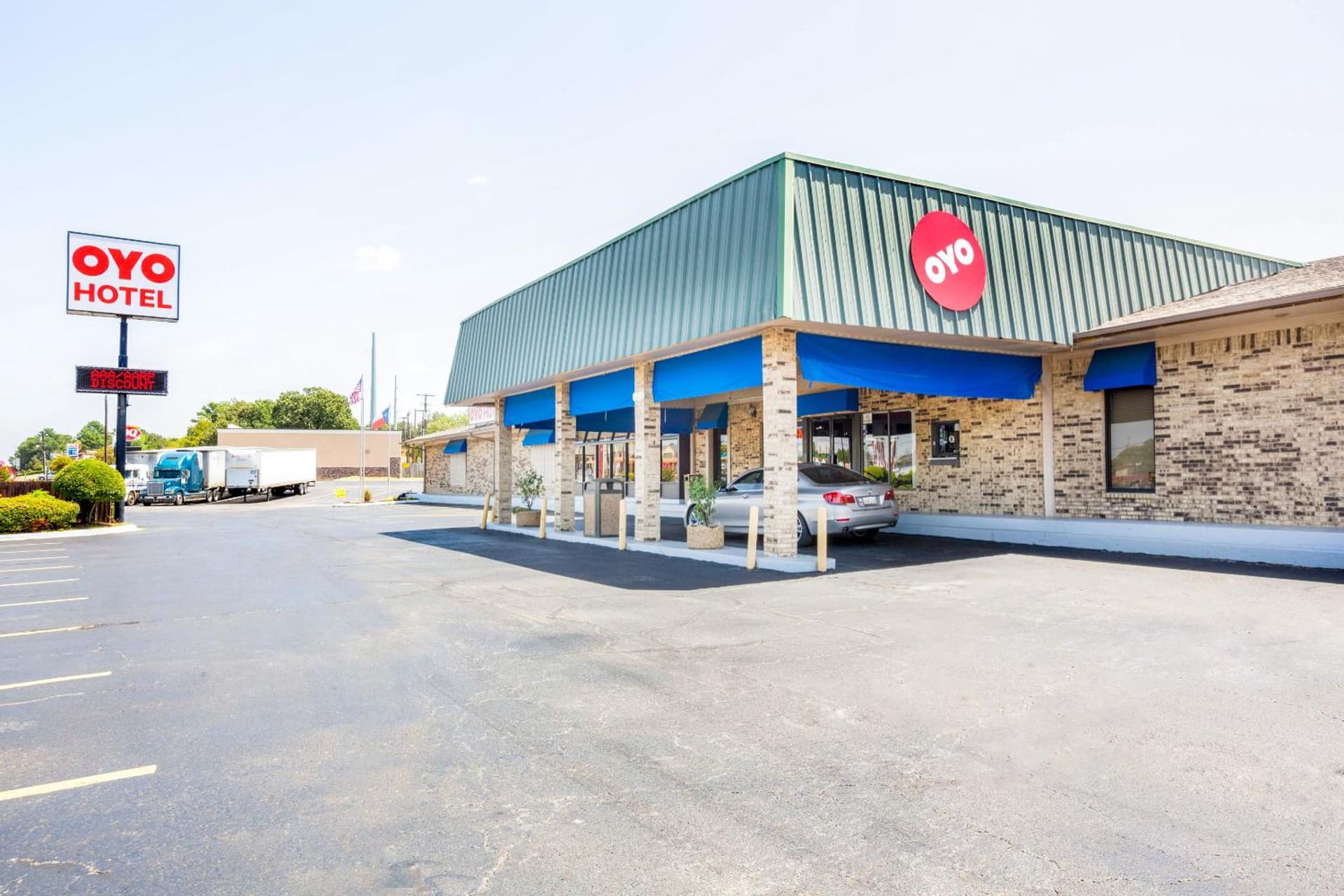 OYO Hotel Tyler Lindale property views in Tyler, TX — gallery photo 3