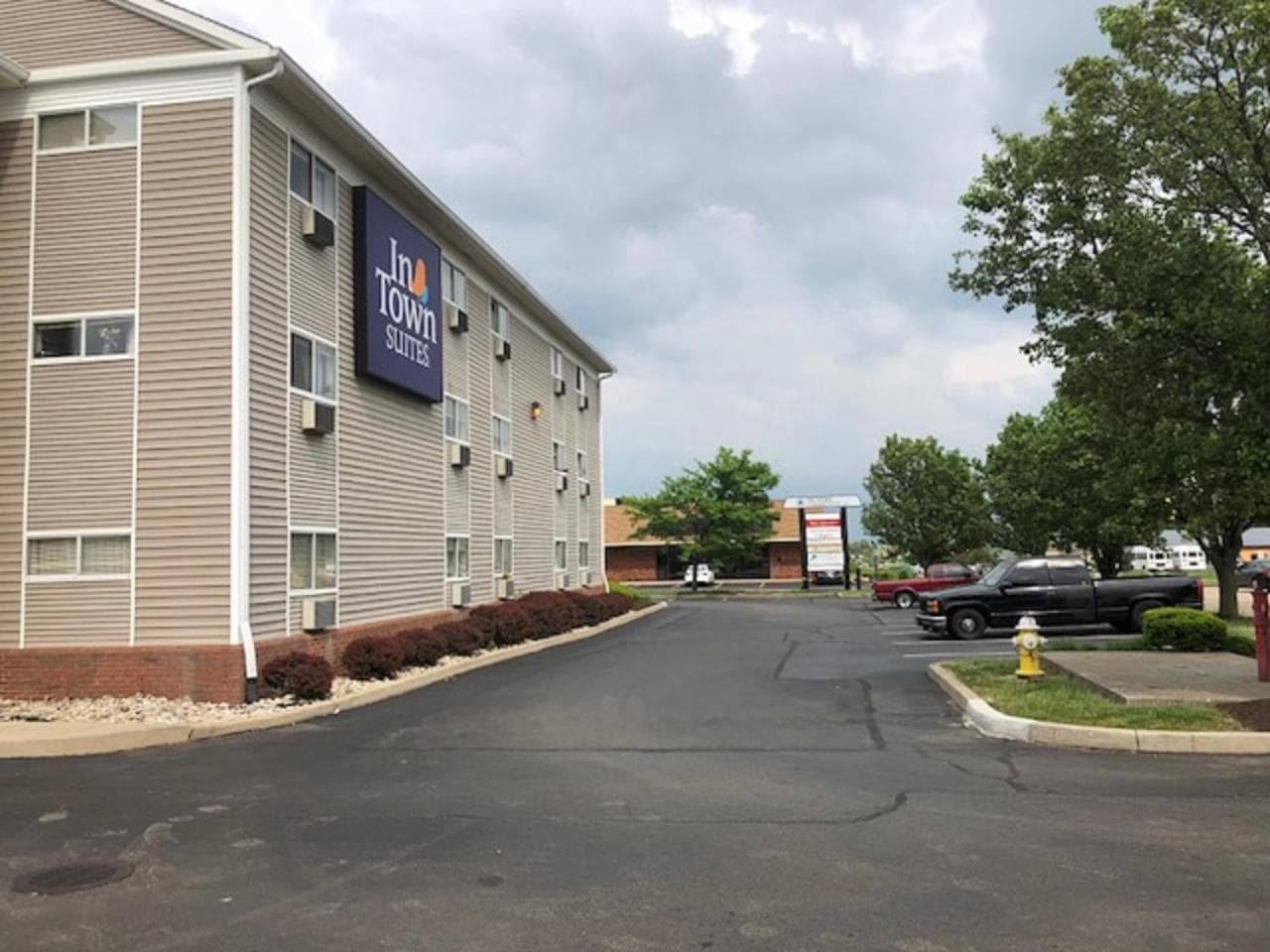 InTown Suites Extended Stay Select Dayton OH- Miamisburg interior in Dayton, OH — gallery photo 2