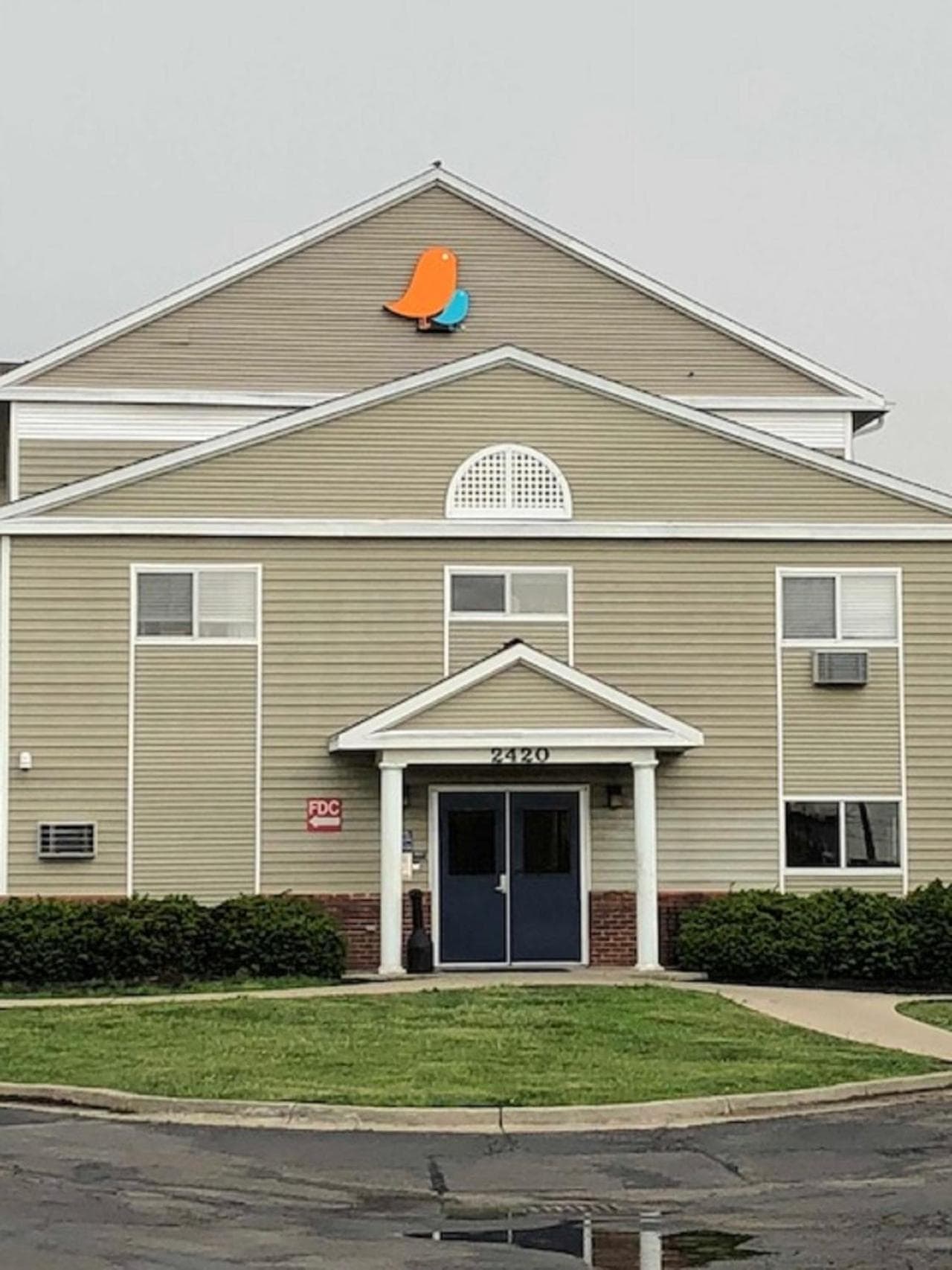 InTown Suites Extended Stay Columbus OH - North featured exterior or lobby in Columbus, OH — similar hotel