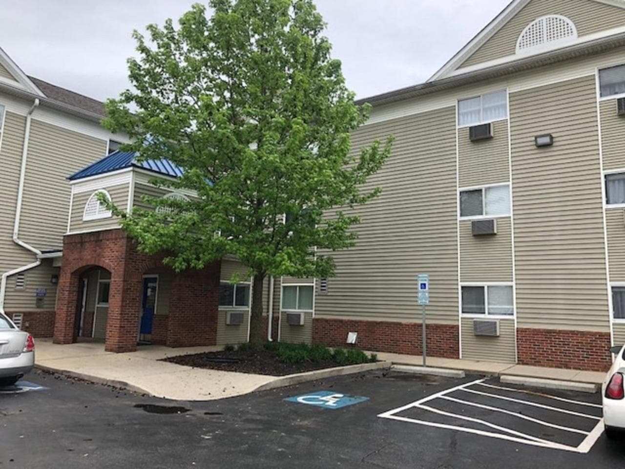 InTown Suites Extended Stay Columbus OH - Dublin featured exterior or lobby in Columbus, OH — similar hotel