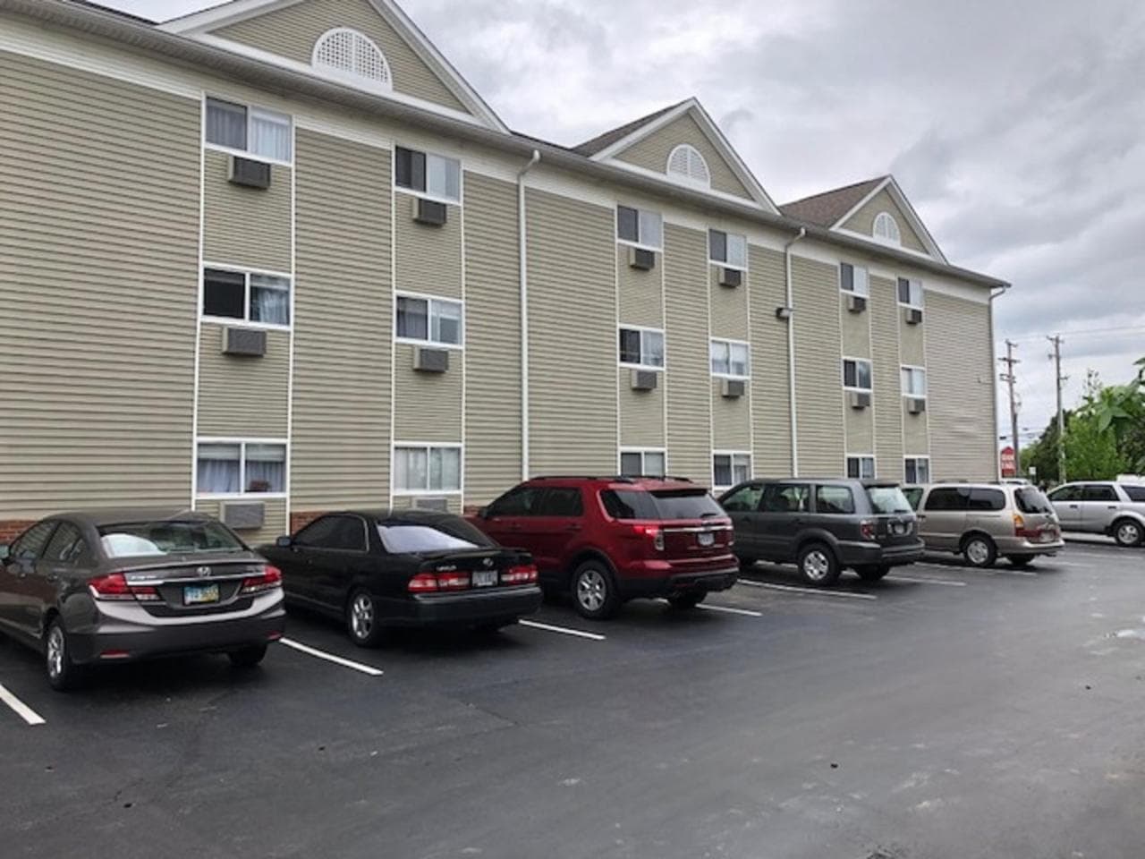 InTown Suites Extended Stay Columbus OH - Dublin interior in Columbus, OH — gallery photo 2