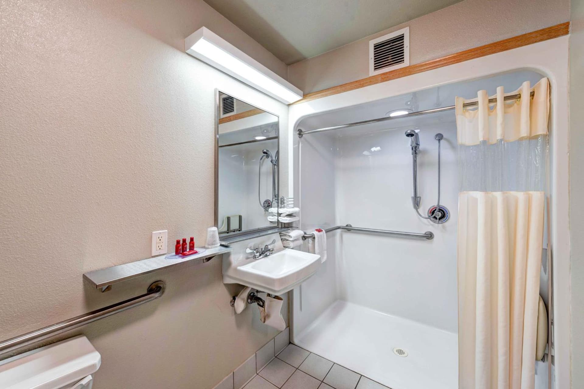 SureStay Plus Hotel by Best Western Redding gallery photo in Redding, CA — image 16
