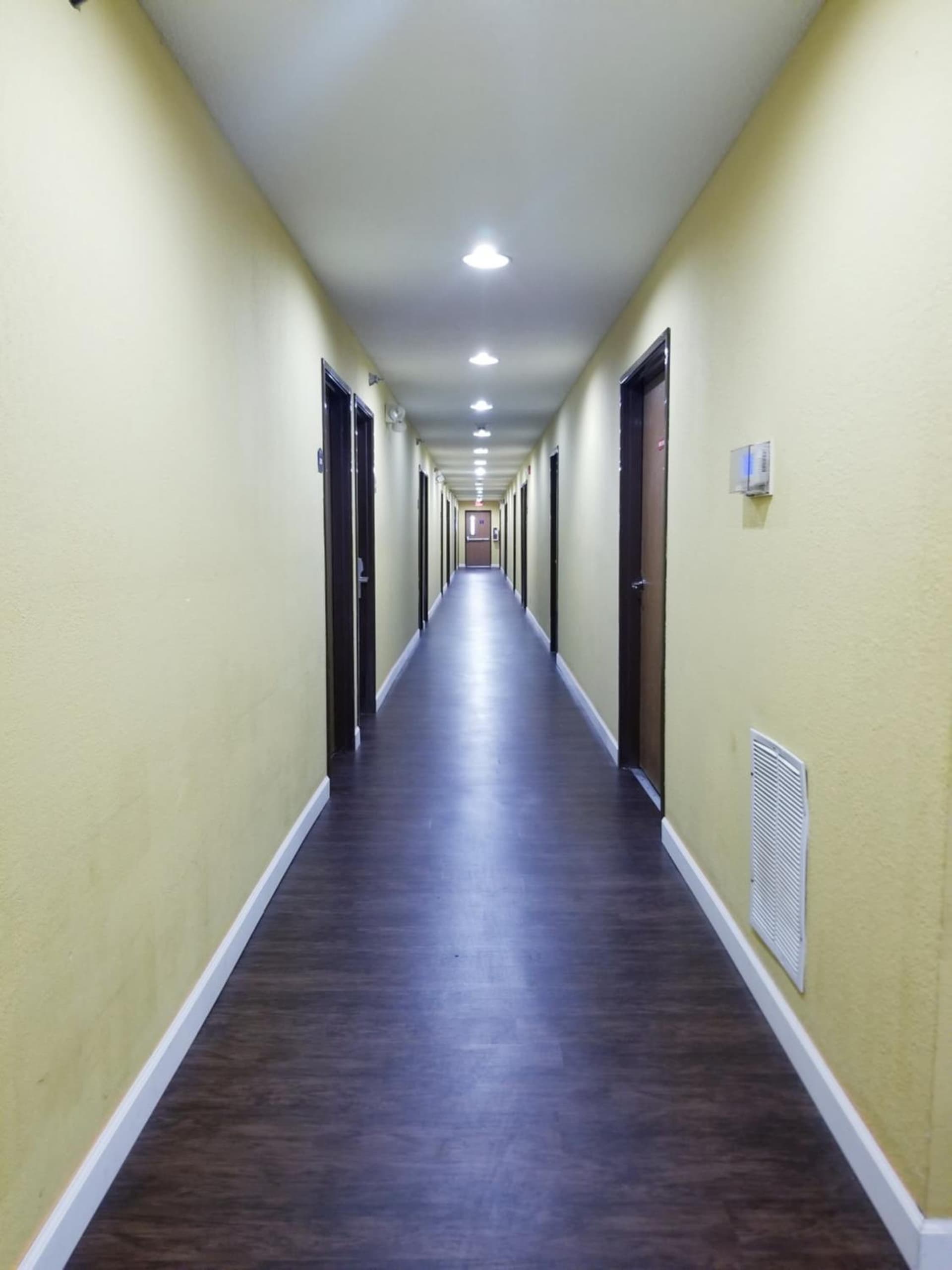 Microtel Inn & Suites by Wyndham Riverside gallery photo in Dayton, OH — image 11