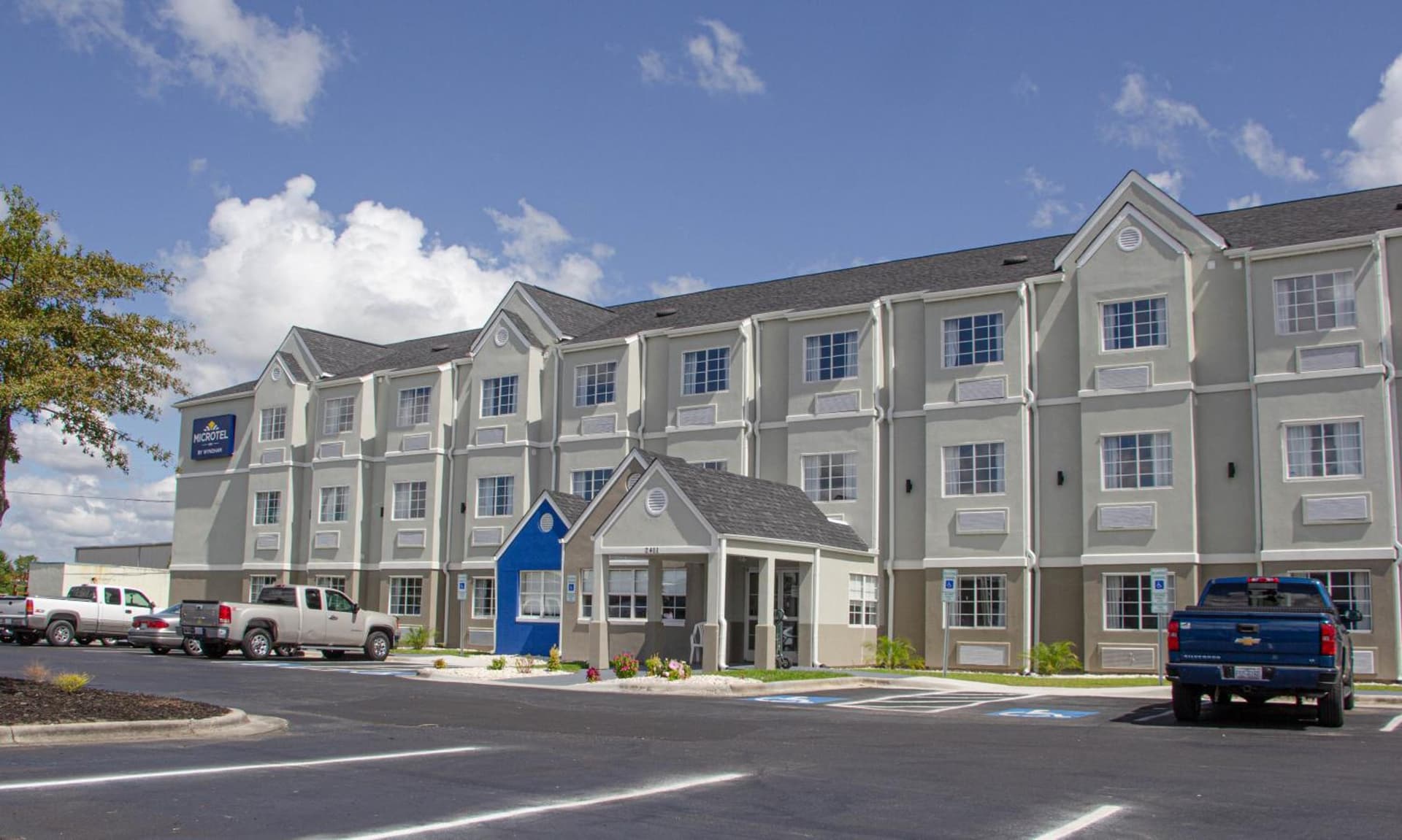 Microtel Inn & Suites by Wyndham Camp Lejeune/Jacksonville gallery photo in Jacksonville, NC — image 17