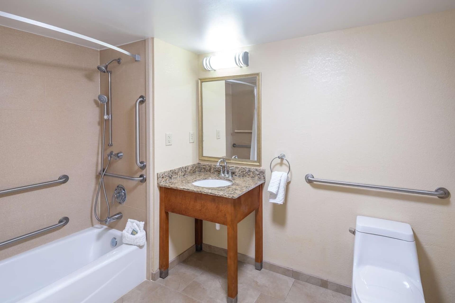 Best Western Charleston Inn gallery photo in Charleston, SC — image 41
