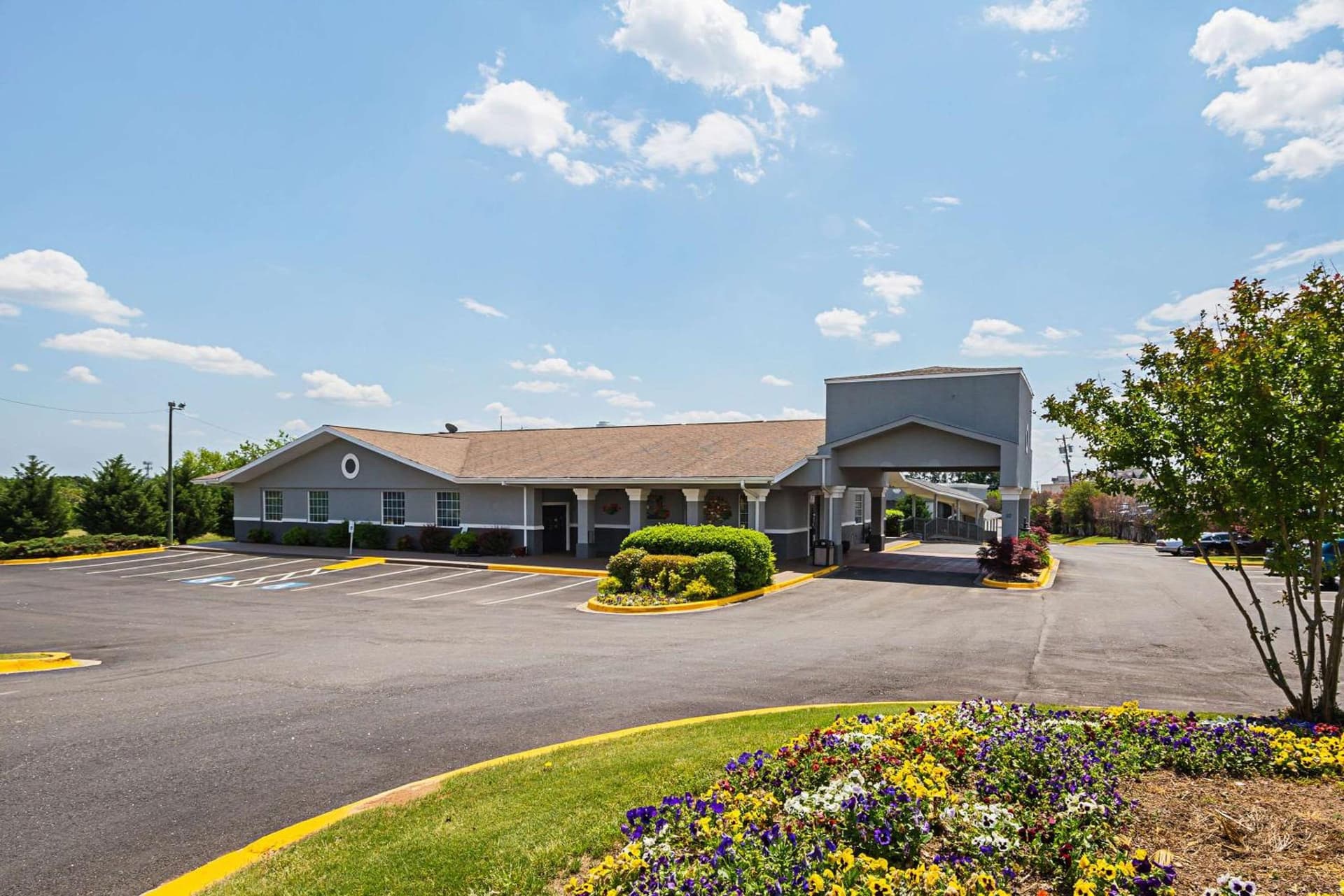 Quality Inn & Suites Greenville - Haywood Mall gallery photo in Greenville, SC — image 11