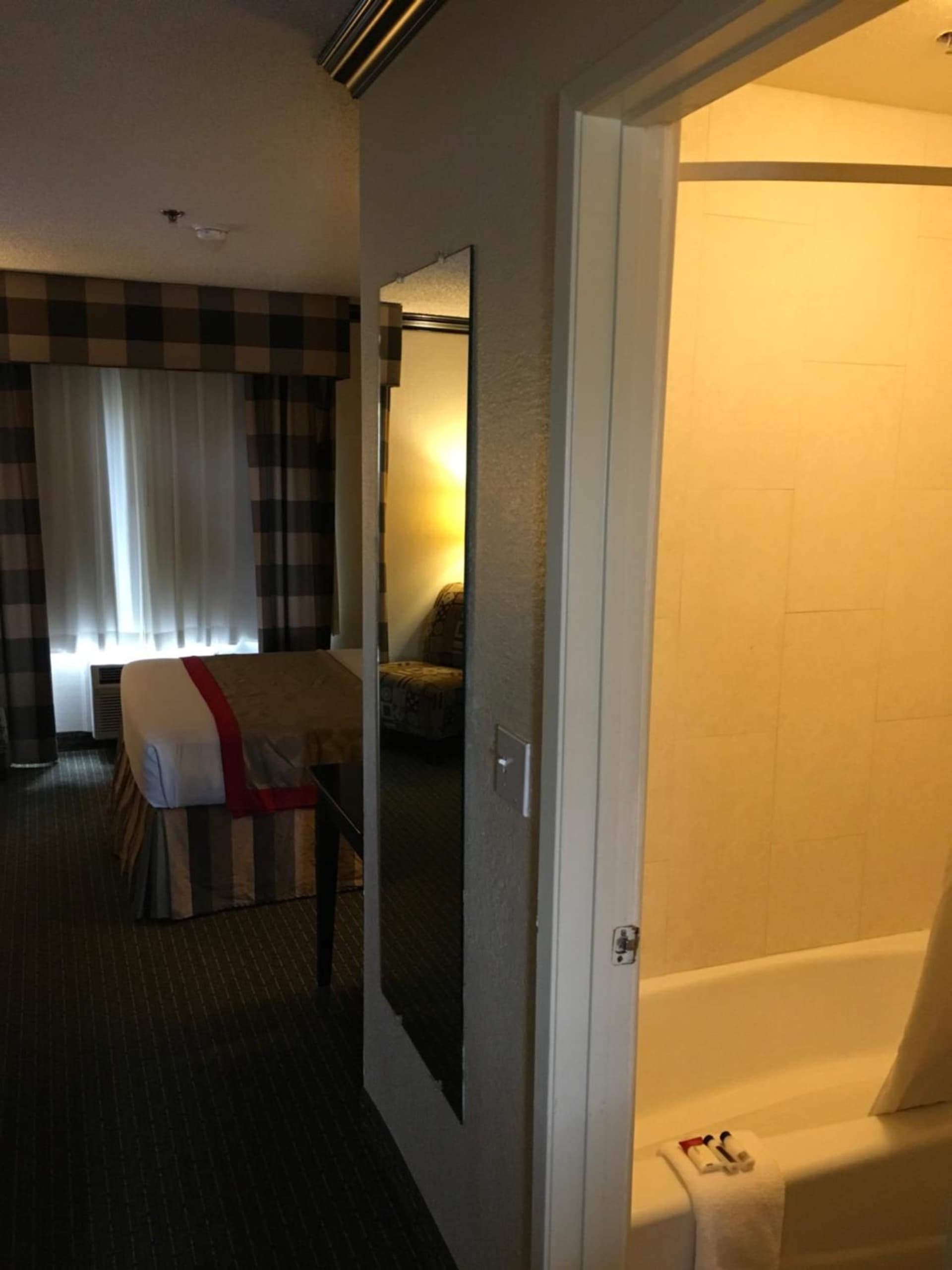Ramada by Wyndham Ontario Airport & Convention Center gallery photo in Ontario, CA — image 21